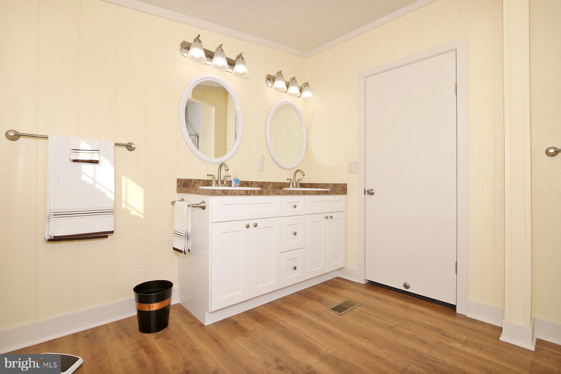 COUNTRY ACRES GOLD - Residential