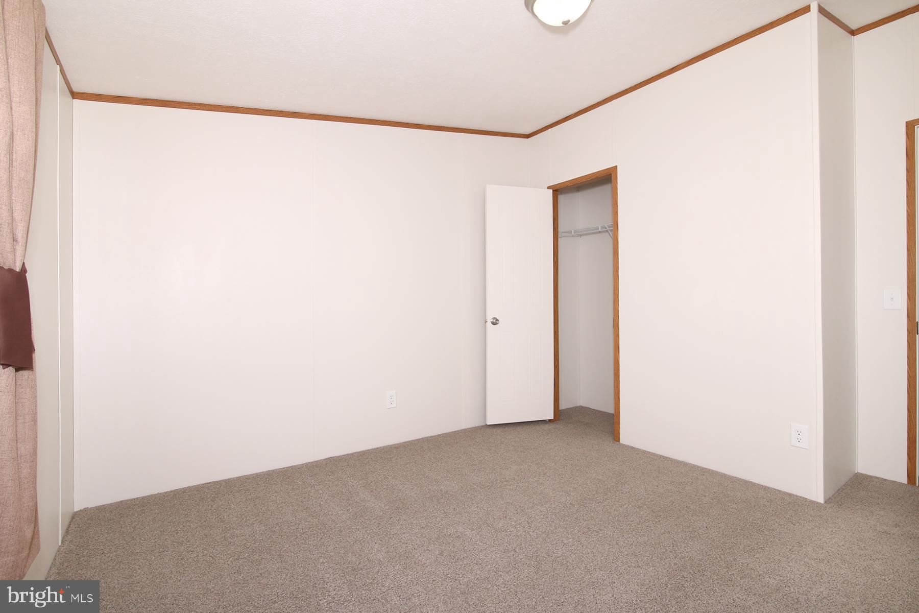 COUNTRY ACRES GOLD - Residential