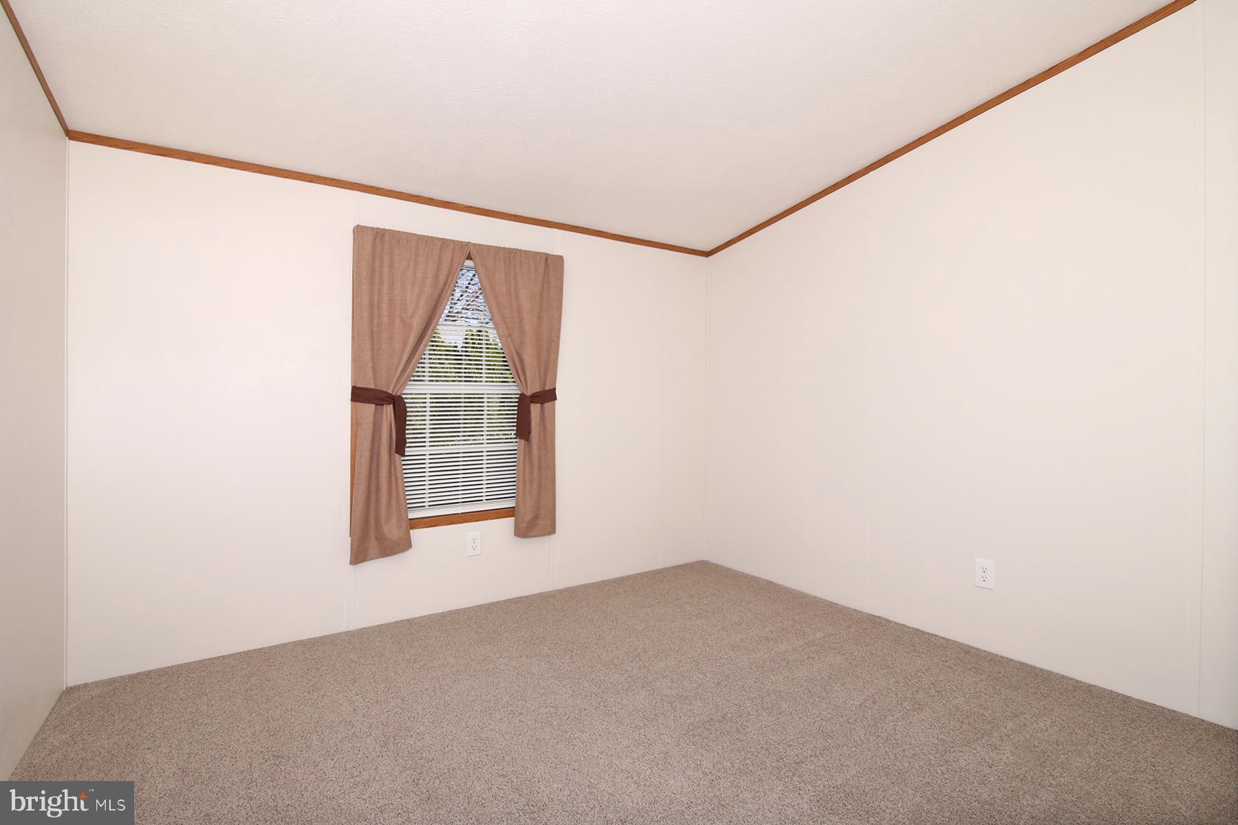 COUNTRY ACRES GOLD - Residential