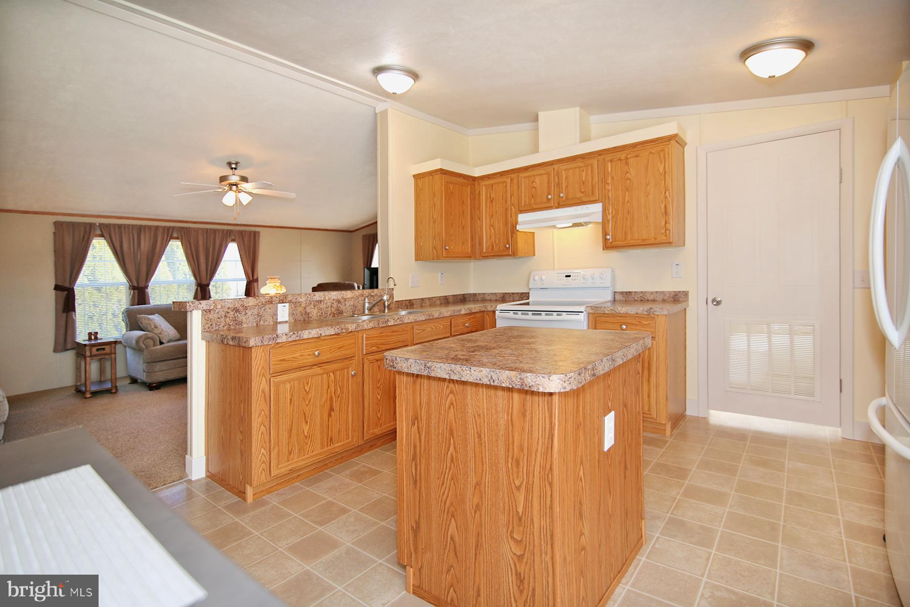 COUNTRY ACRES GOLD - Residential