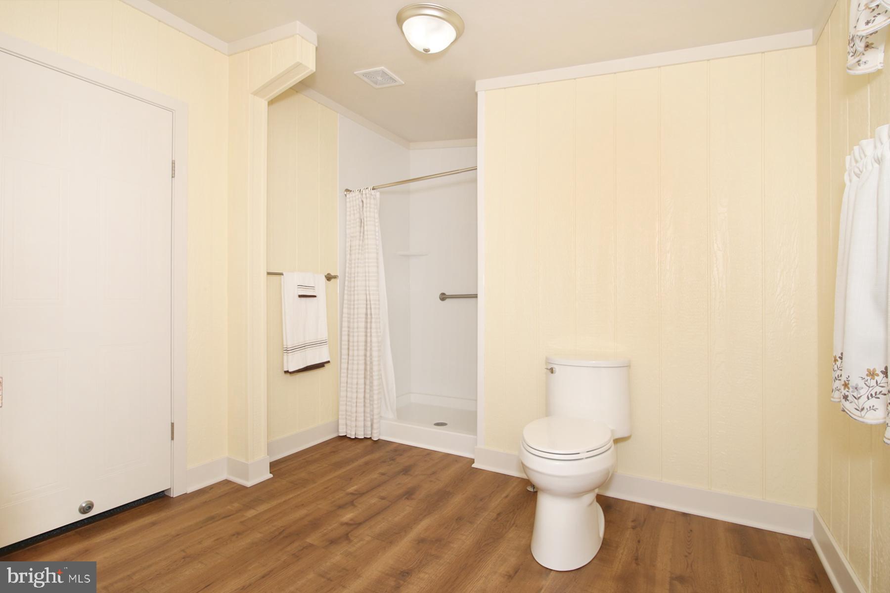 COUNTRY ACRES GOLD - Residential