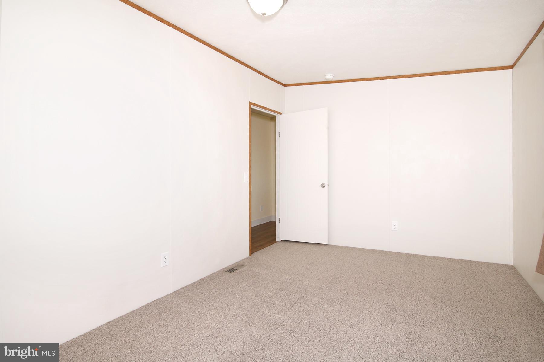 COUNTRY ACRES GOLD - Residential