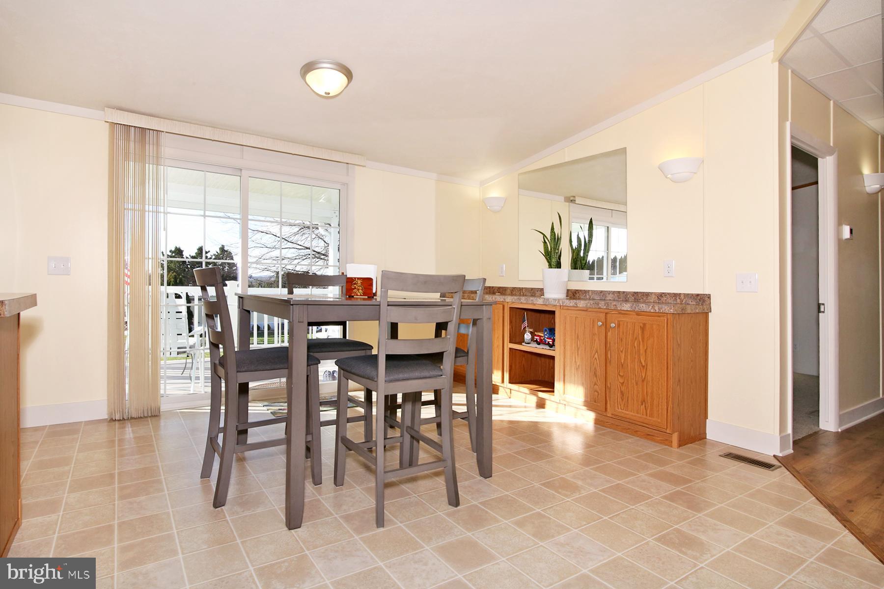 COUNTRY ACRES GOLD - Residential