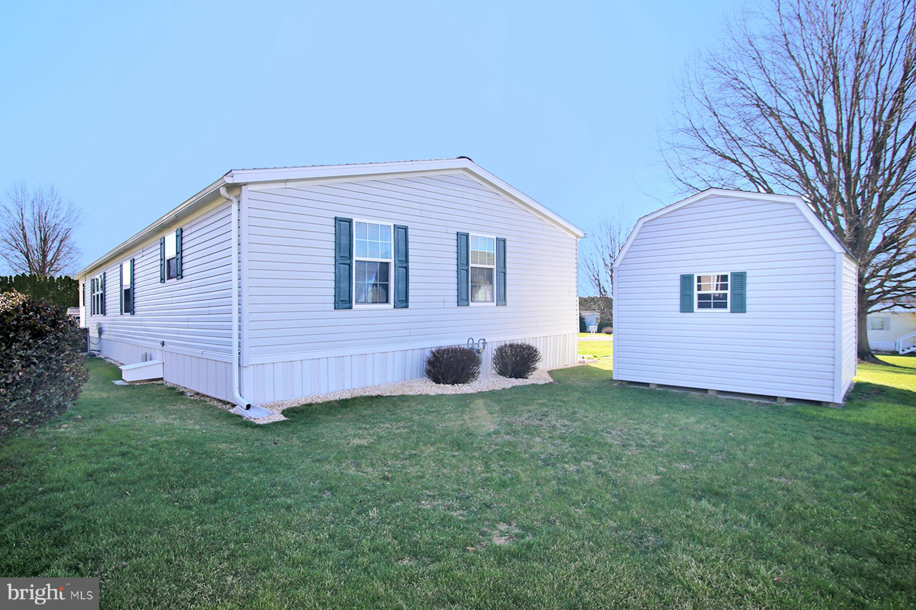 COUNTRY ACRES GOLD - Residential