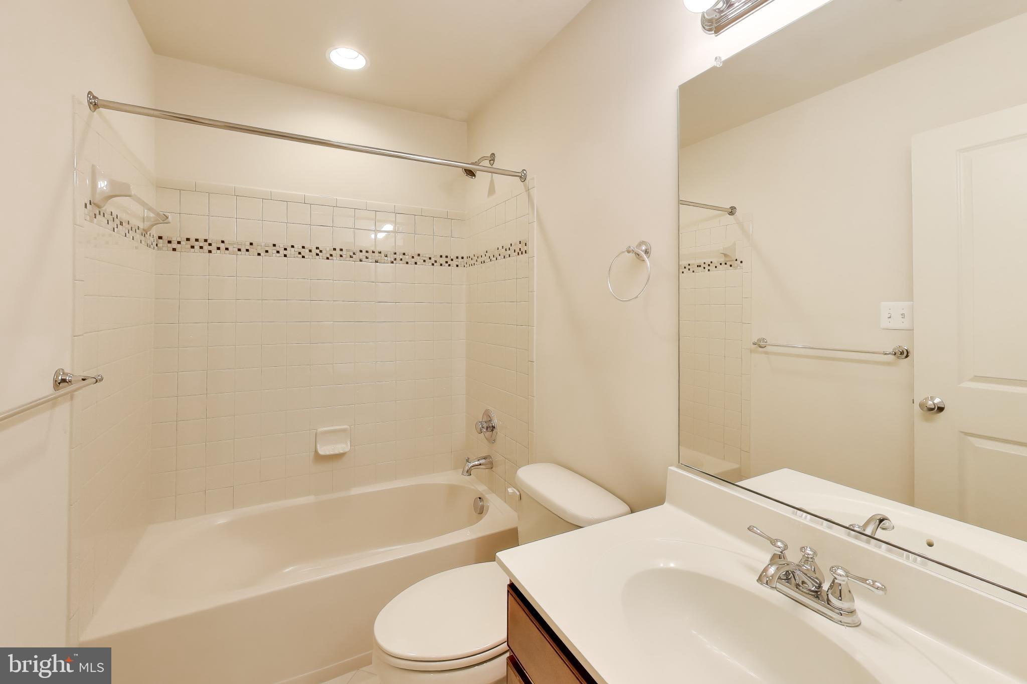 POPLAR RUN - Residential Lease