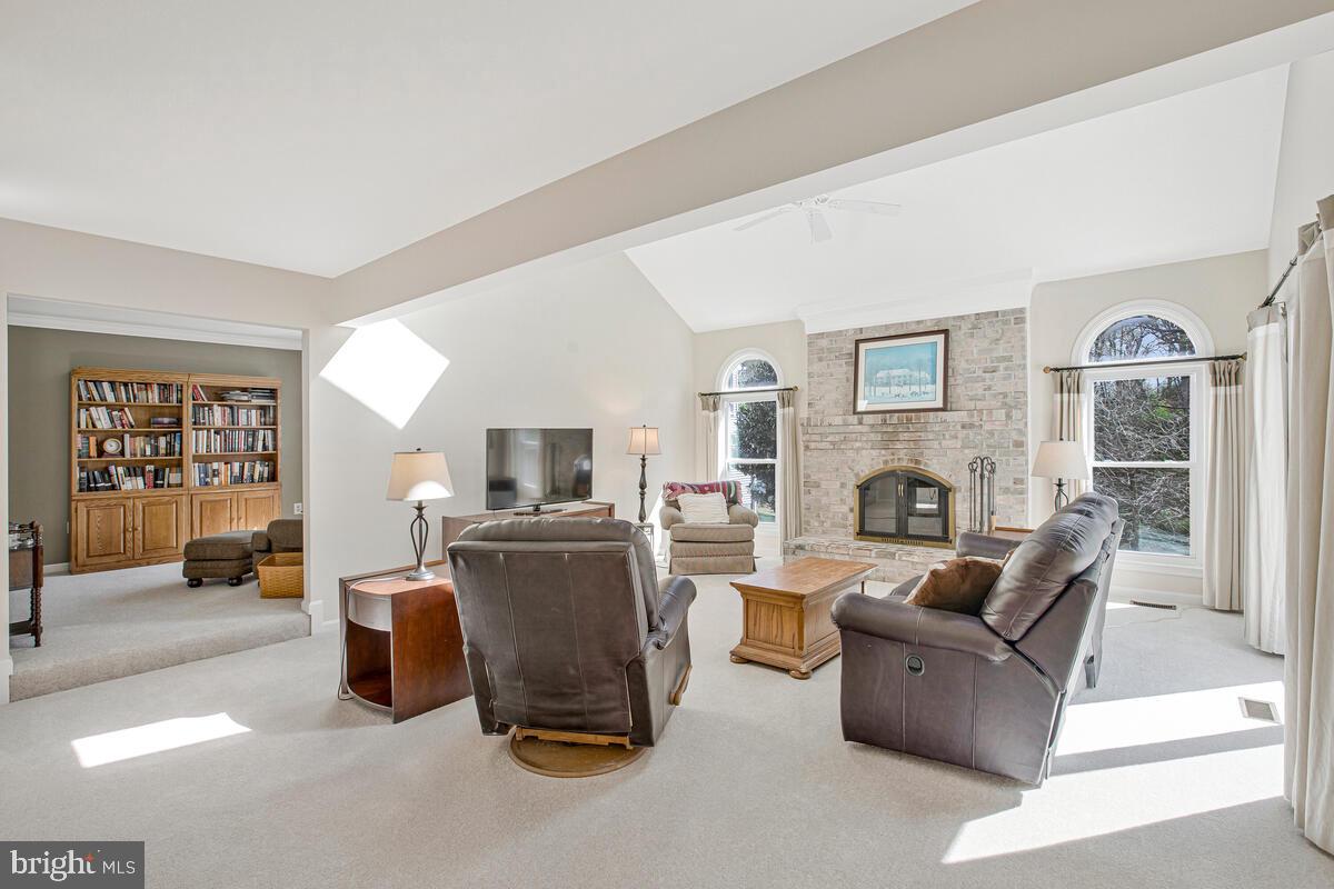 10332 CONGRESSIONAL COURT