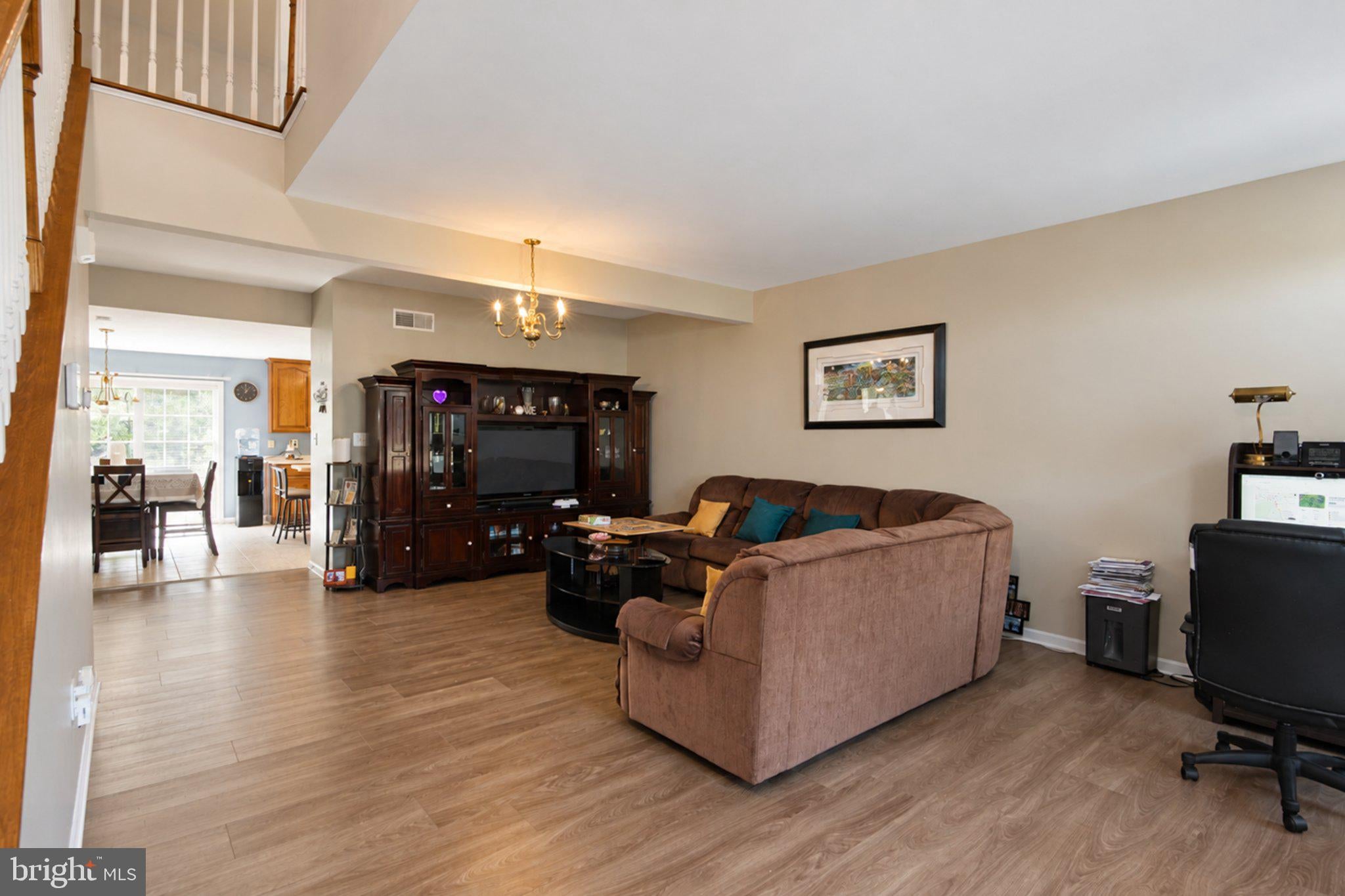 203 BARRINGTON DRIVE