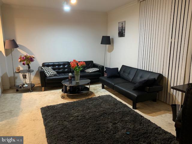 DOWNTOWN - Residential Lease