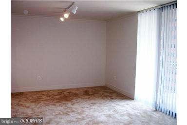 DOWNTOWN - Residential Lease