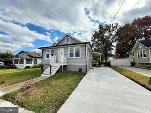 326 E WASHINGTON AVENUE MAGNOLIA NJ 08049