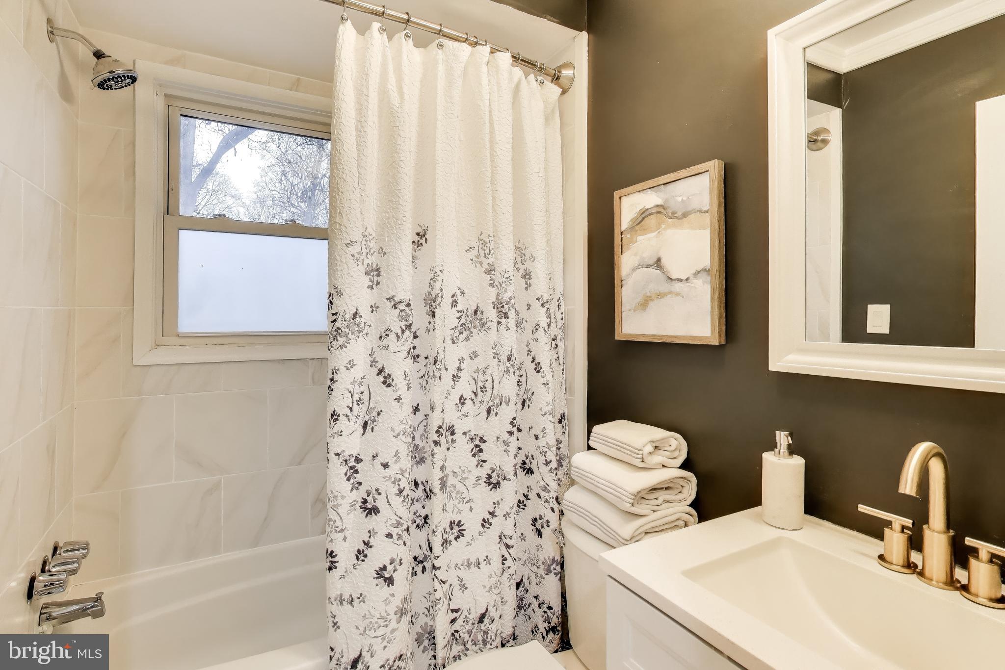 OAKLAND TERRACE - Residential