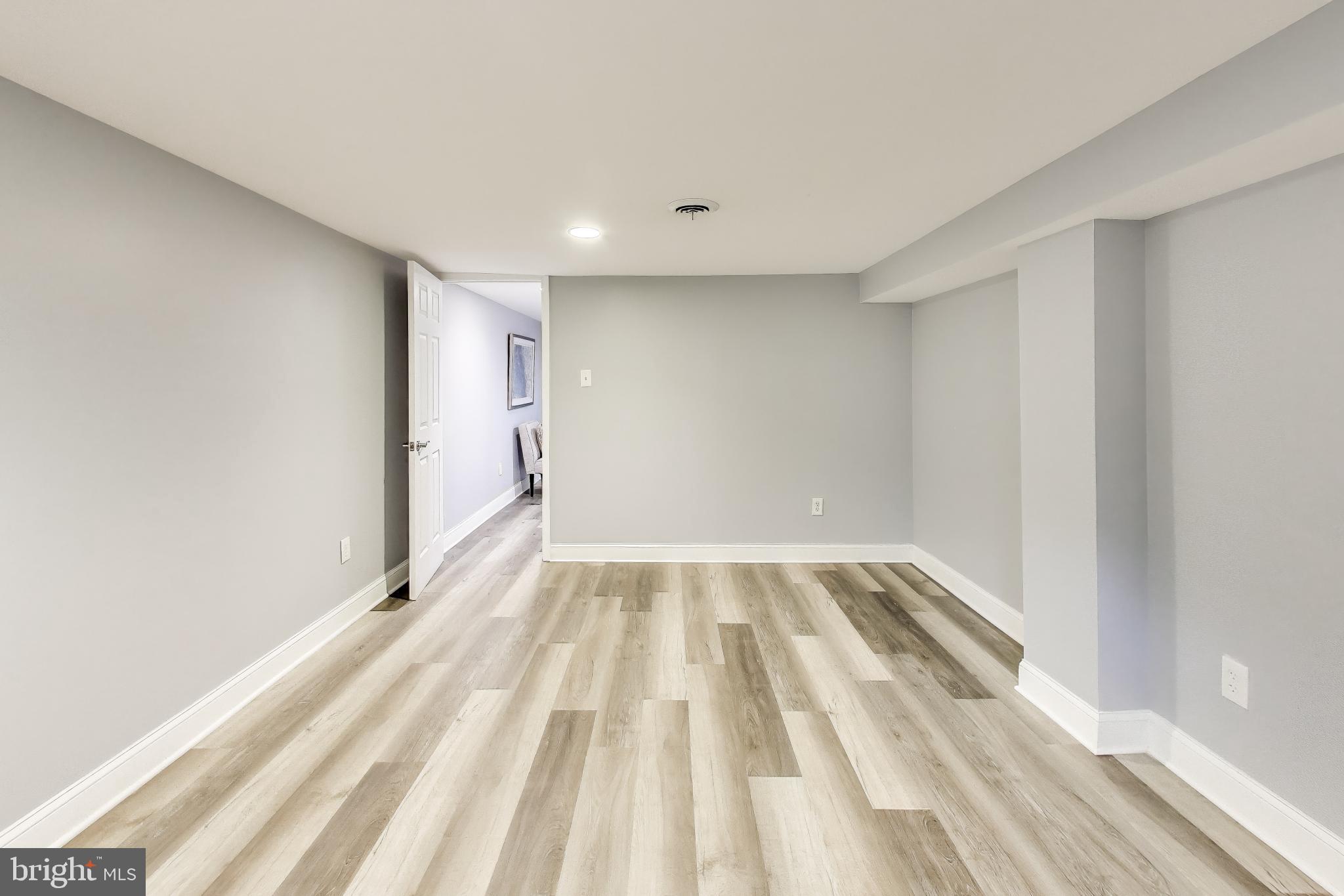 OAKLAND TERRACE - Residential