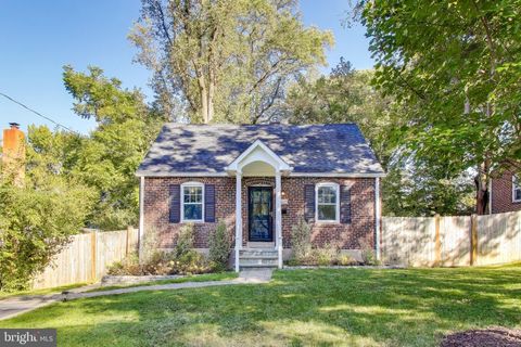 Photo of 3117 Plyers Mill Road, KENSINGTON, MD 20895 (MLS # MDMC2212056)