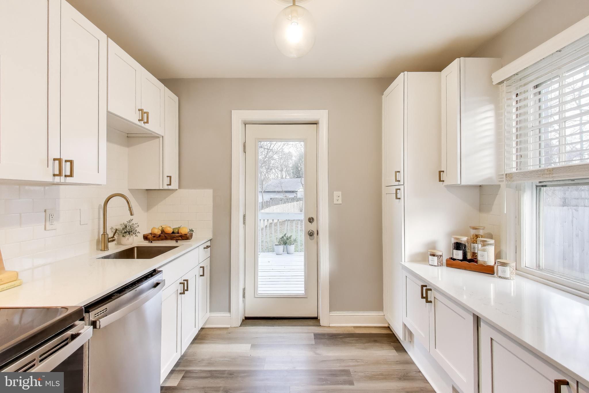 OAKLAND TERRACE - Residential