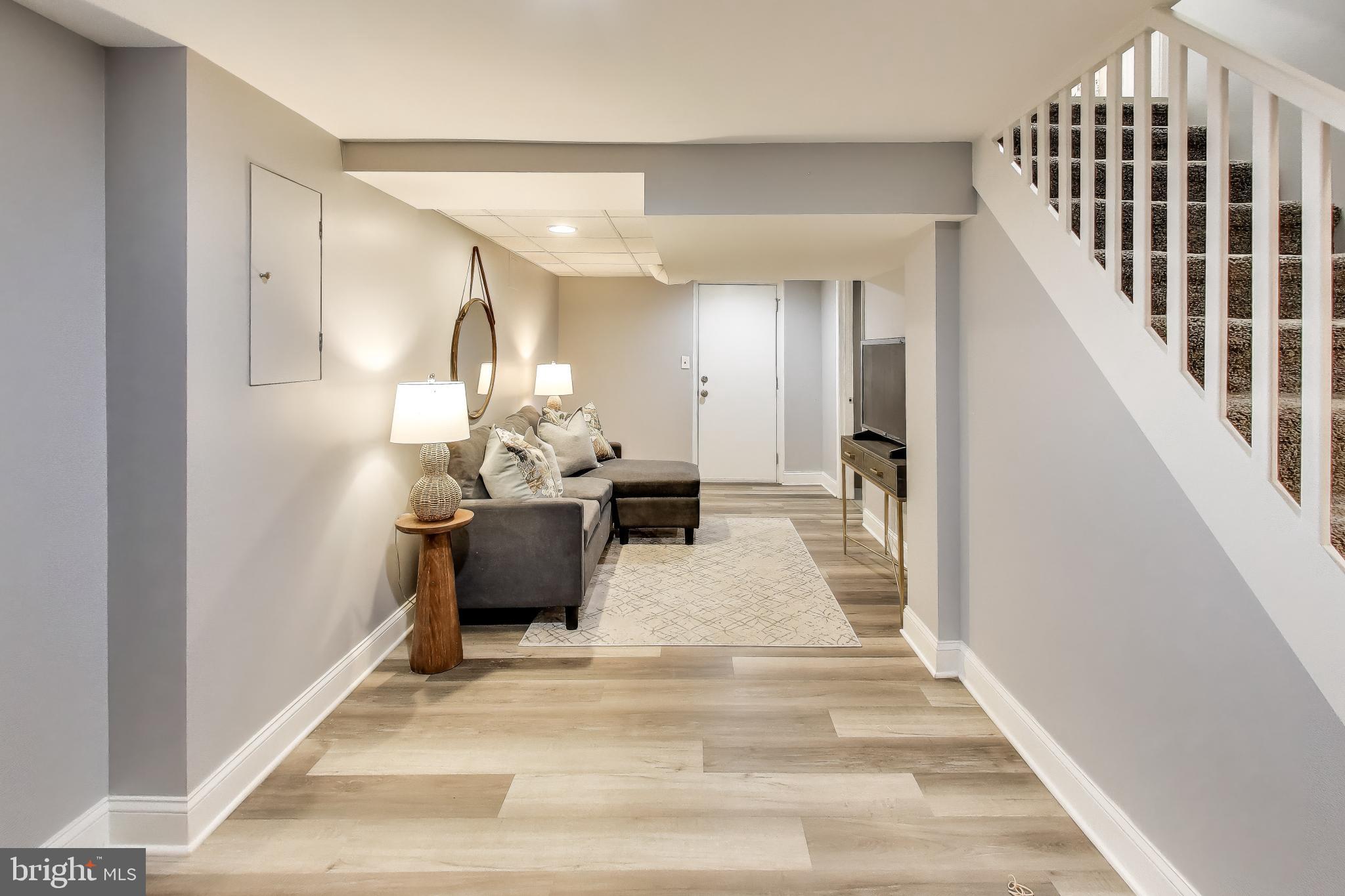 OAKLAND TERRACE - Residential