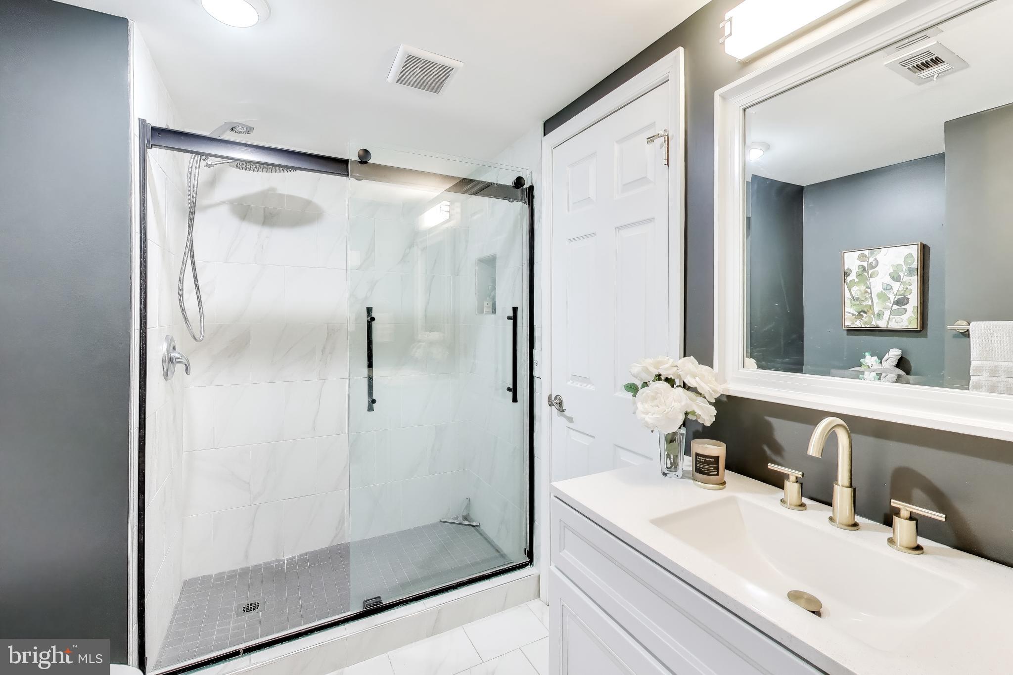 OAKLAND TERRACE - Residential