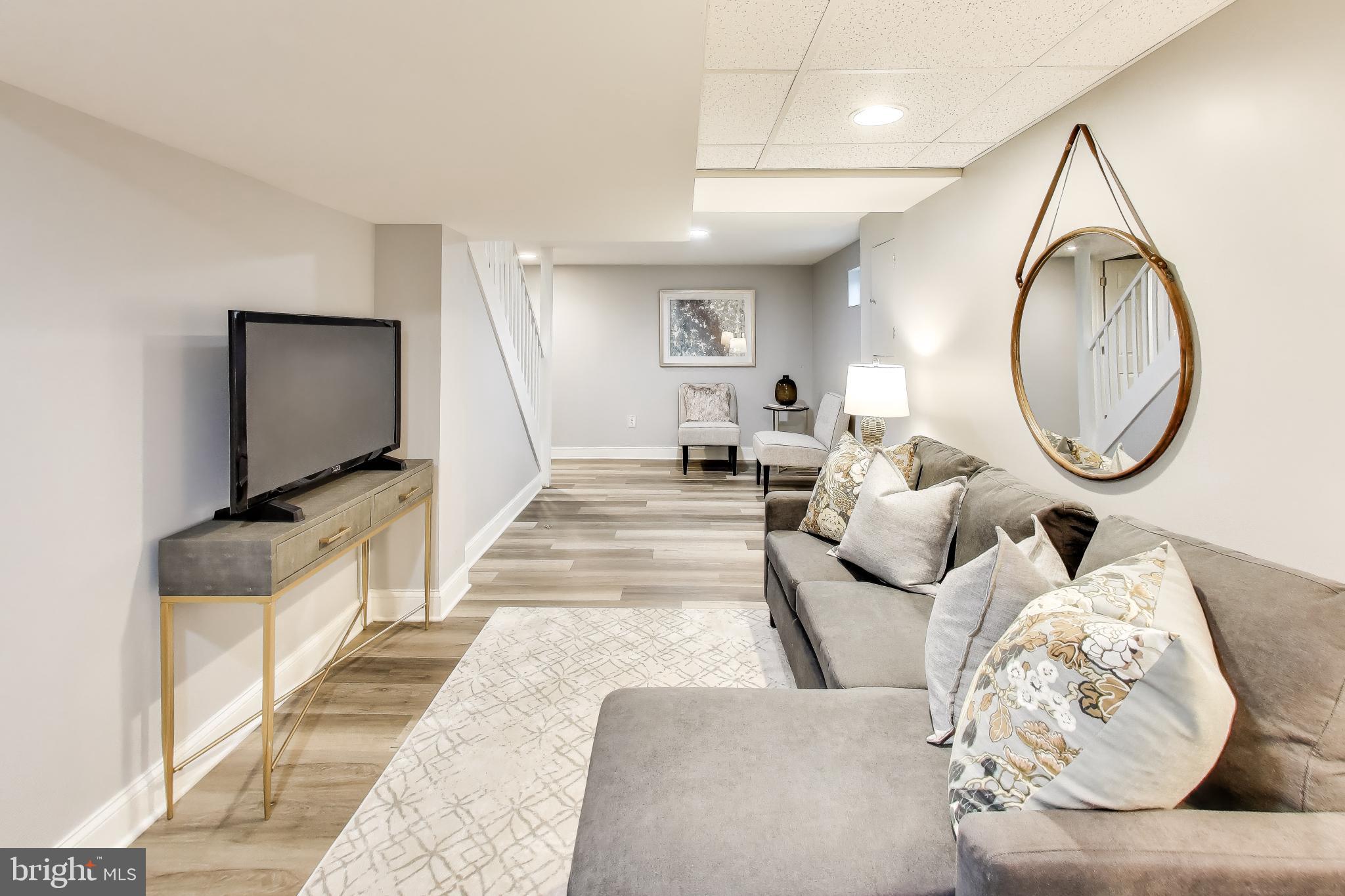 OAKLAND TERRACE - Residential