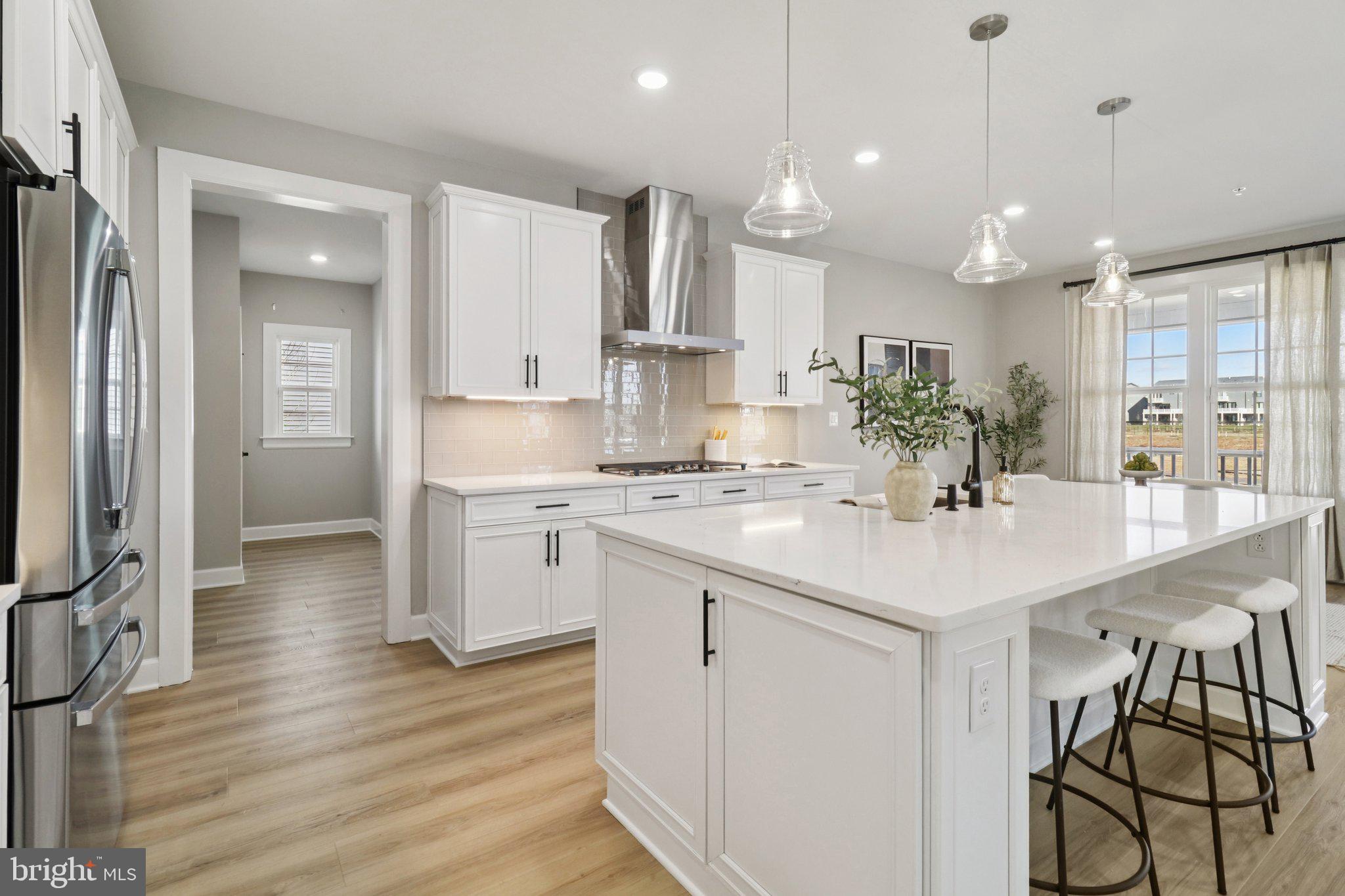 SOUTH LAKE - Residential