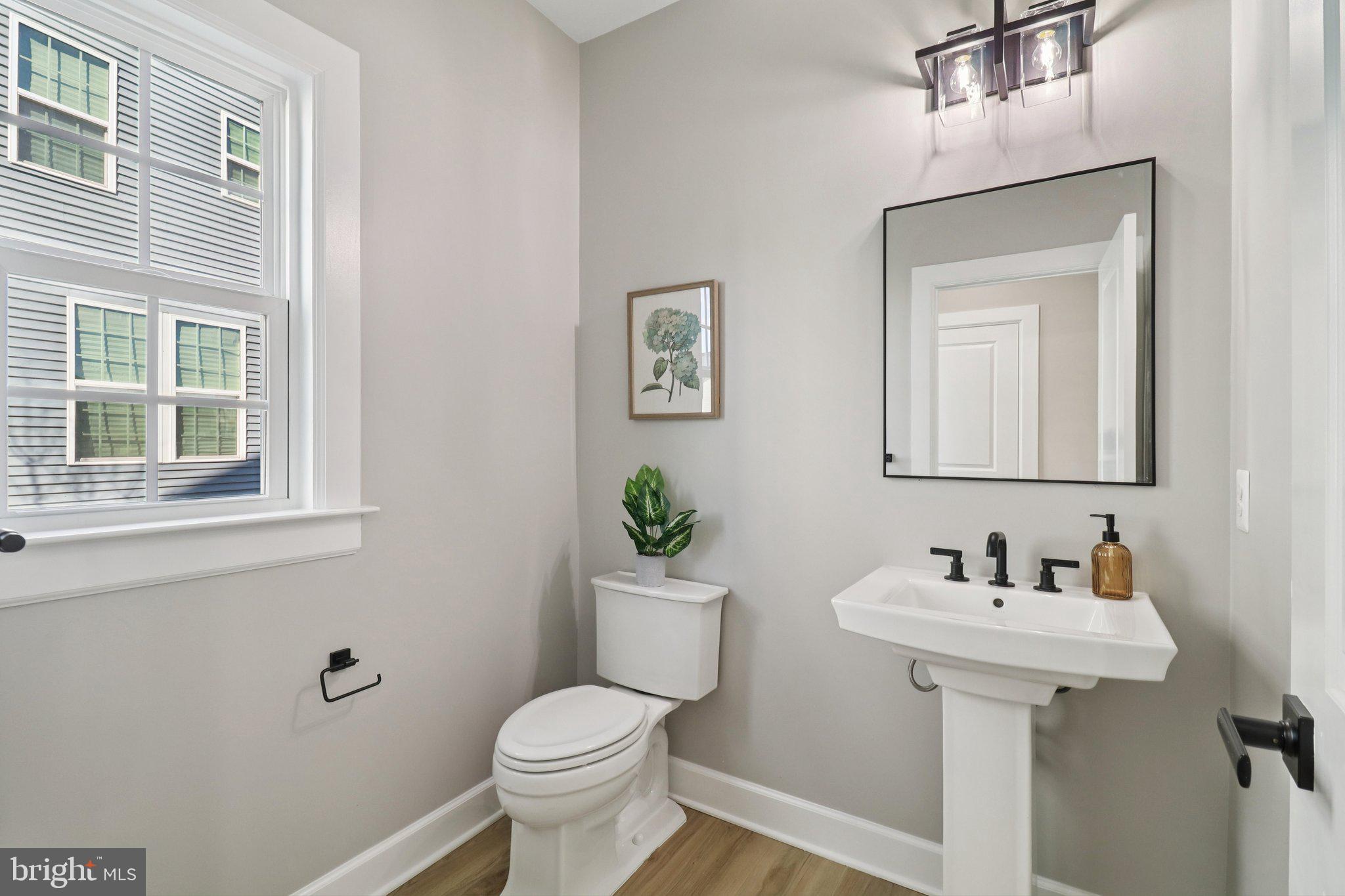 SOUTH LAKE - Residential