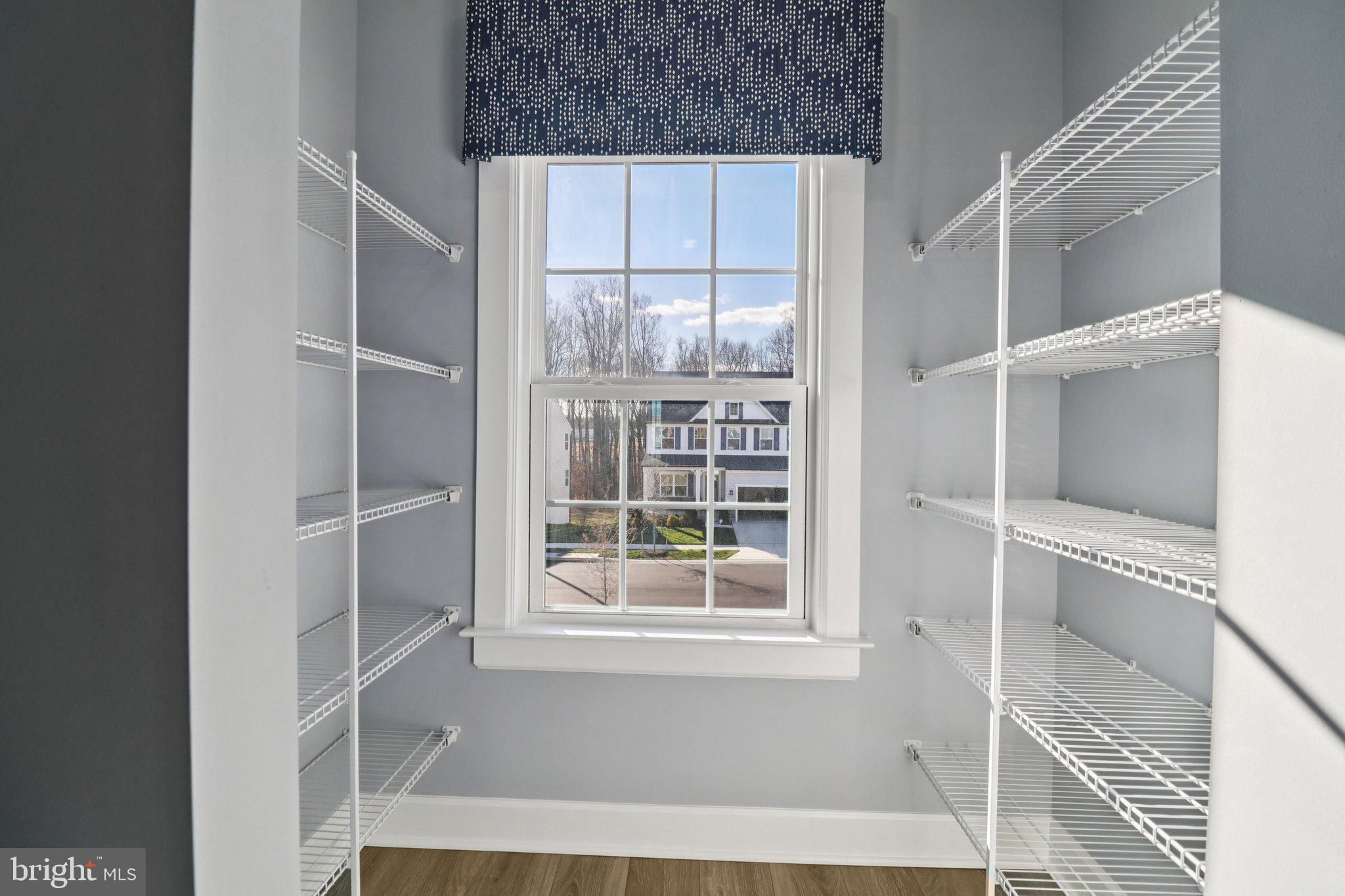 SOUTH LAKE - Residential