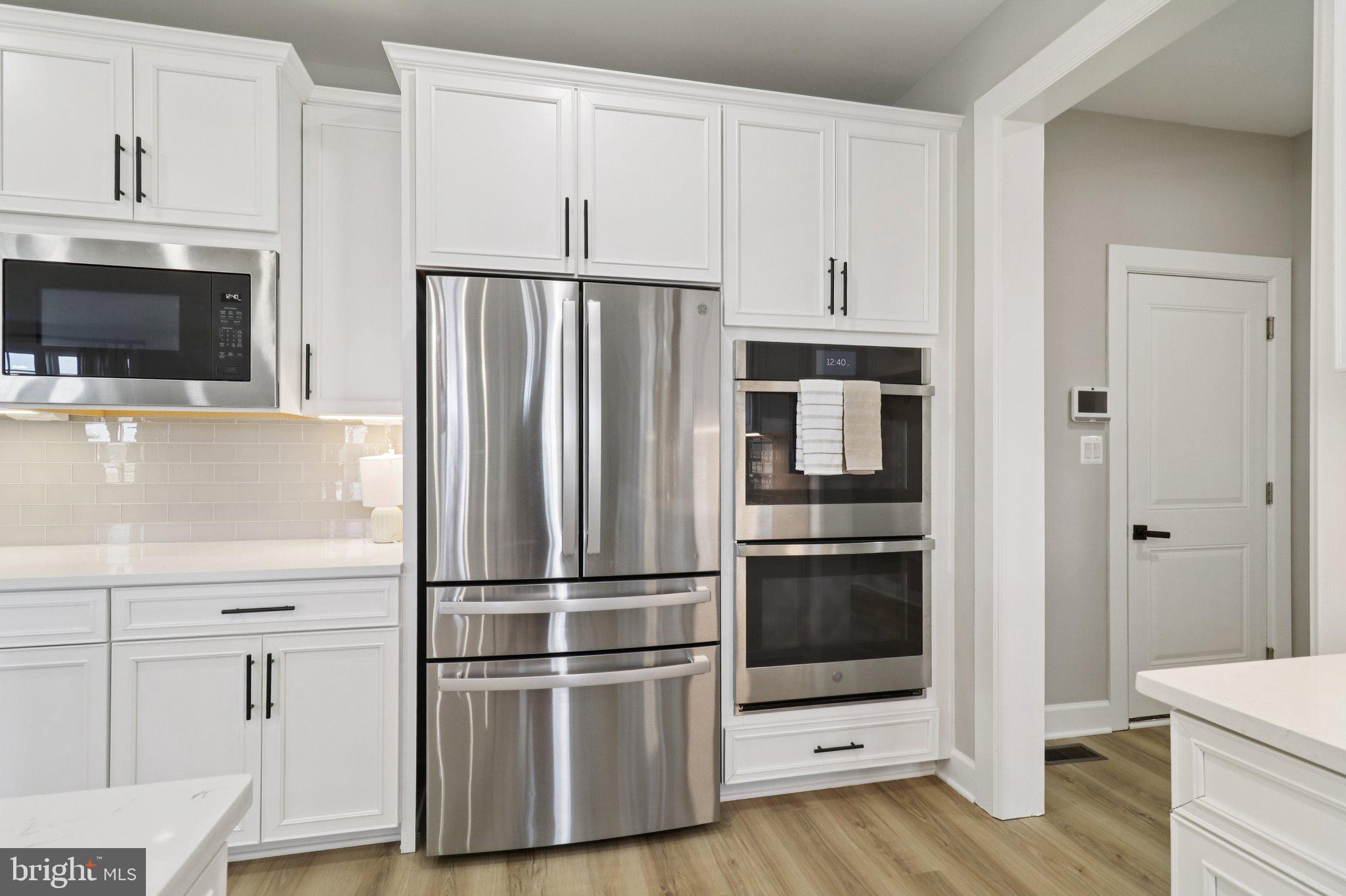 SOUTH LAKE - Residential