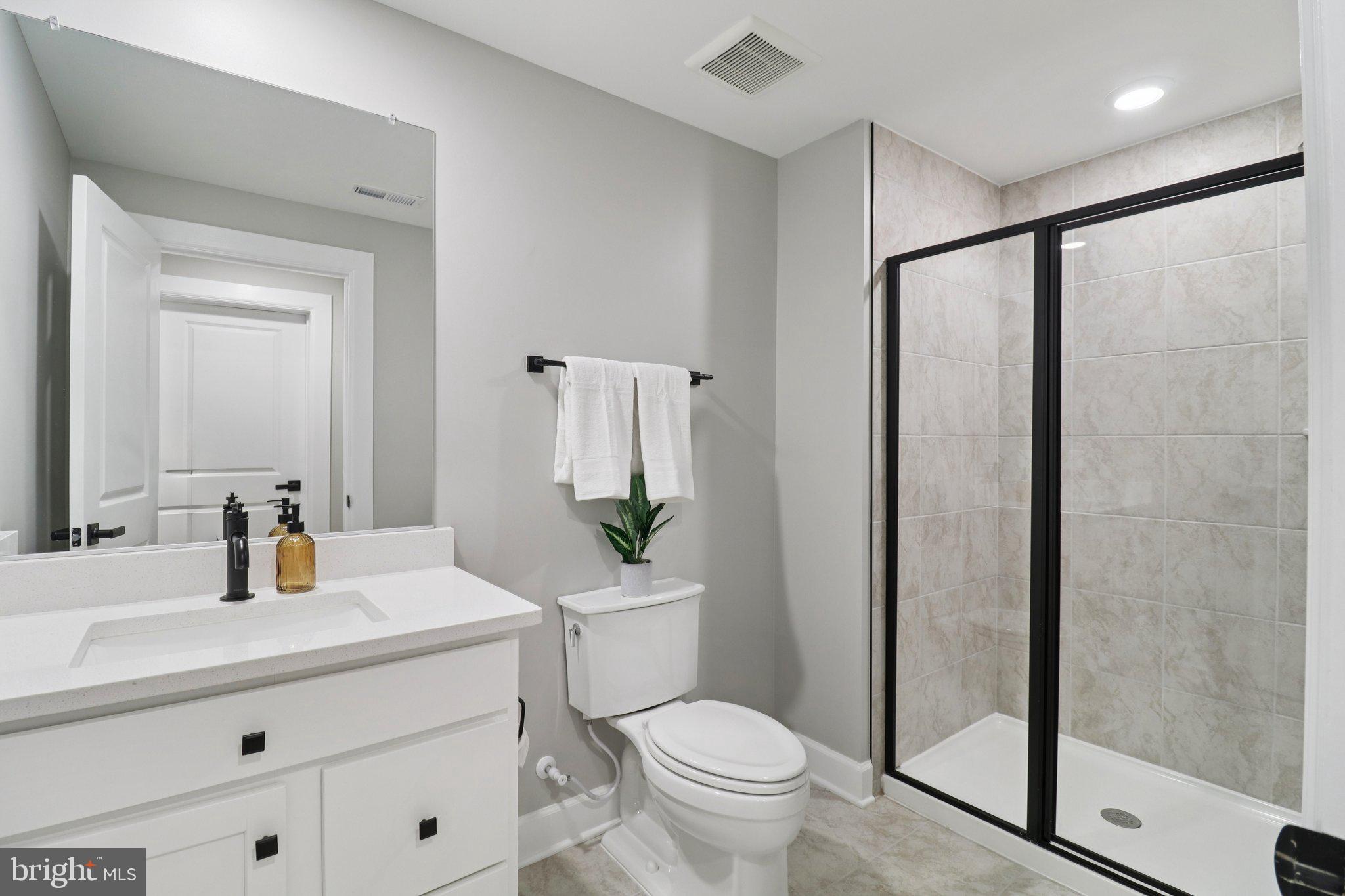 SOUTH LAKE - Residential