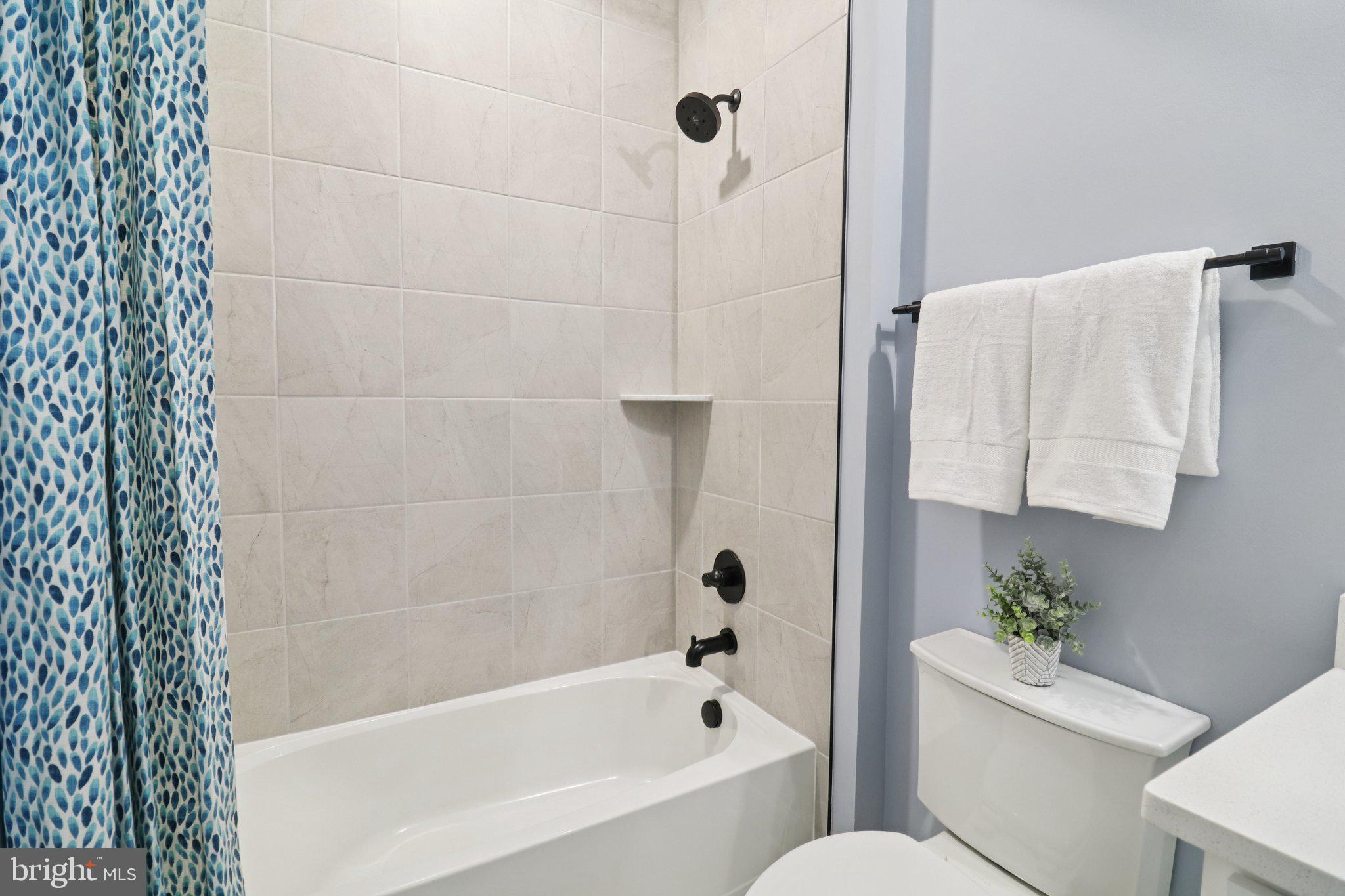 SOUTH LAKE - Residential