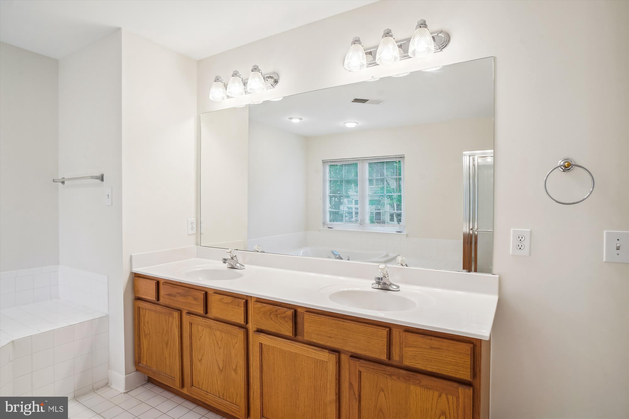 MILESTONE - Residential Lease