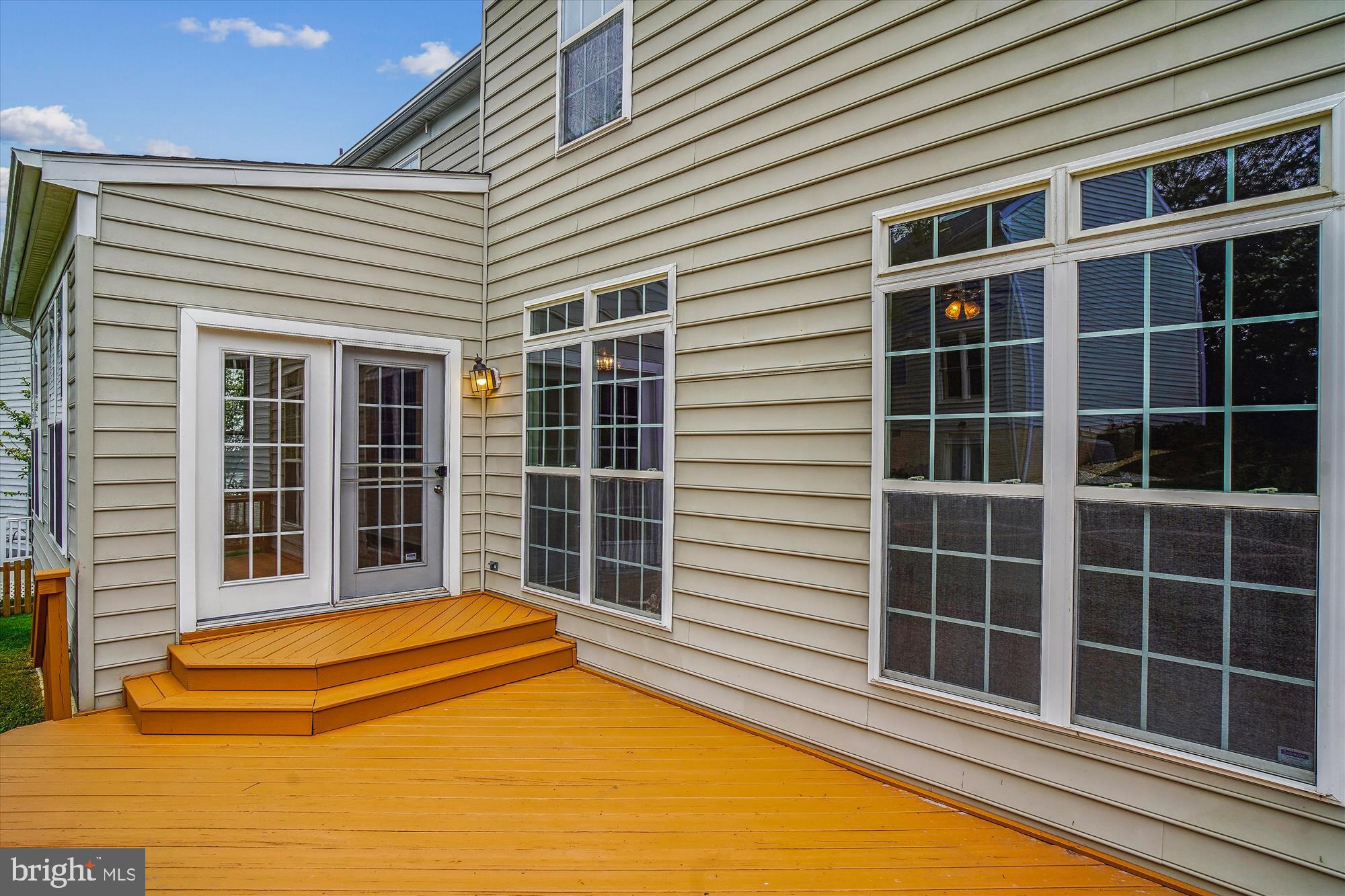 MILESTONE - Residential Lease