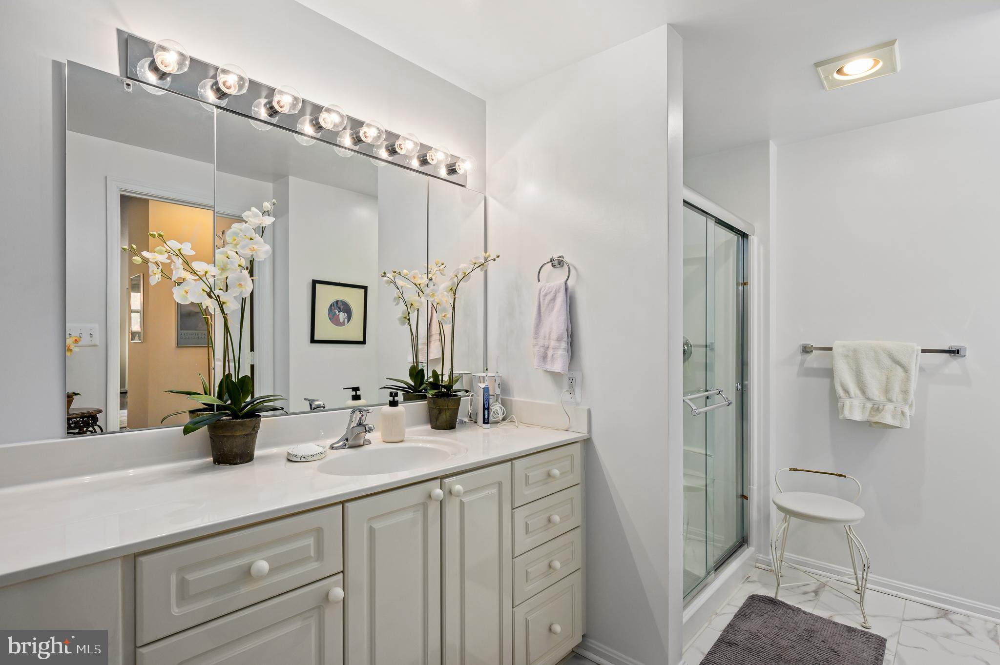 LANSDOWNE WOODS - Residential