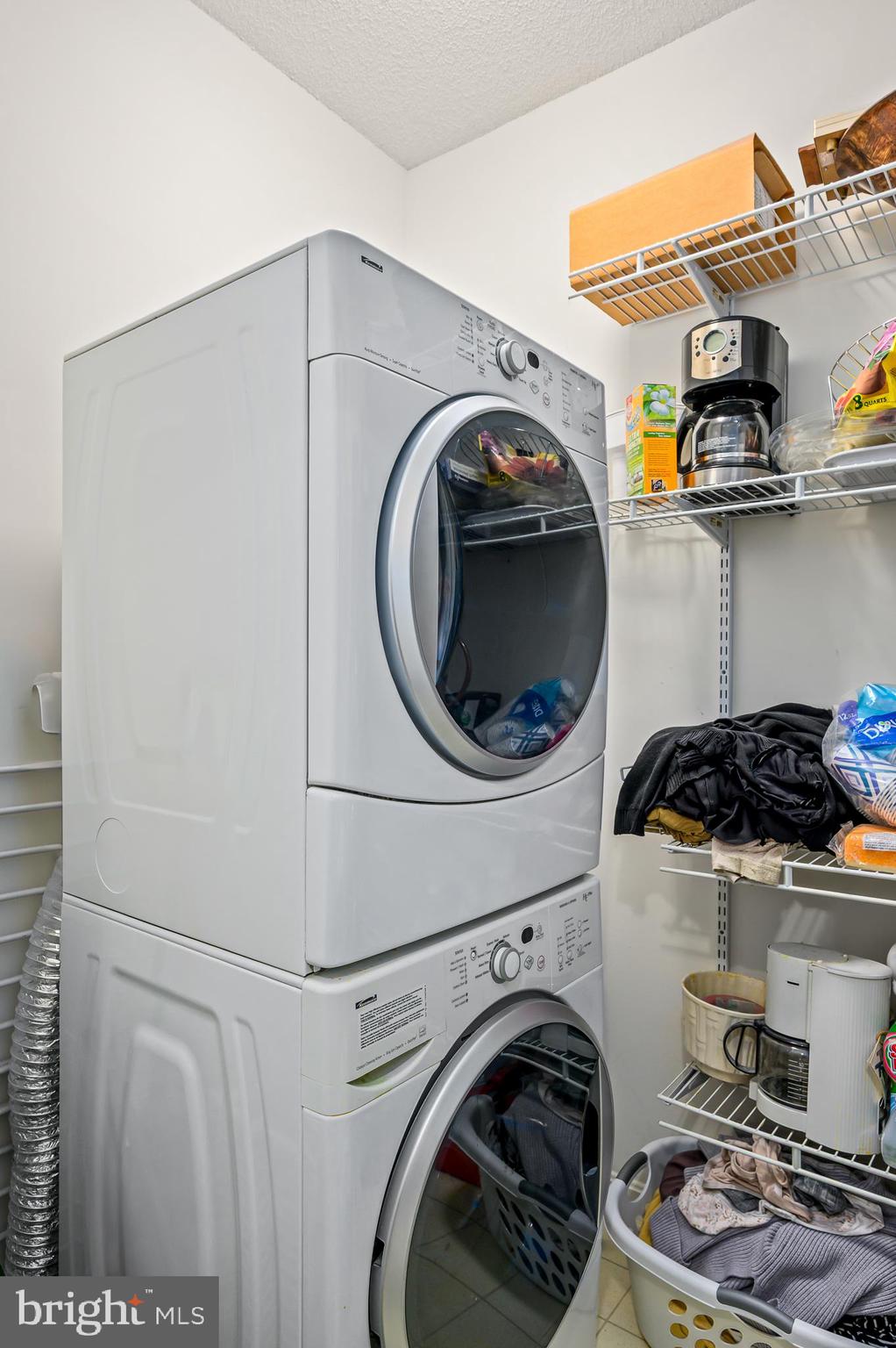 LANSDOWNE WOODS - Residential