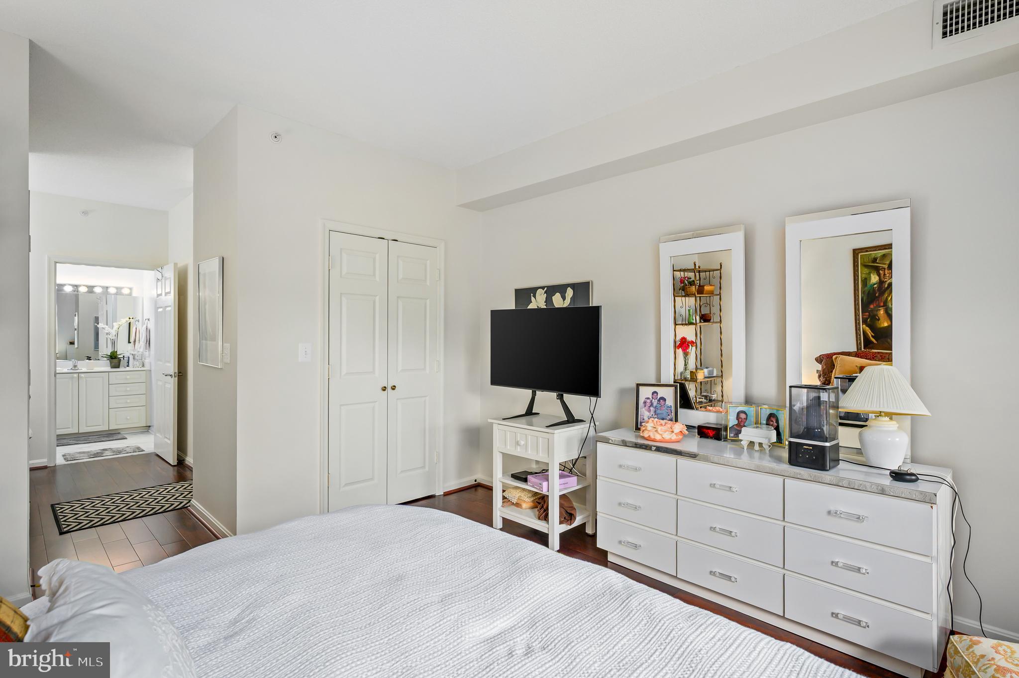 LANSDOWNE WOODS - Residential