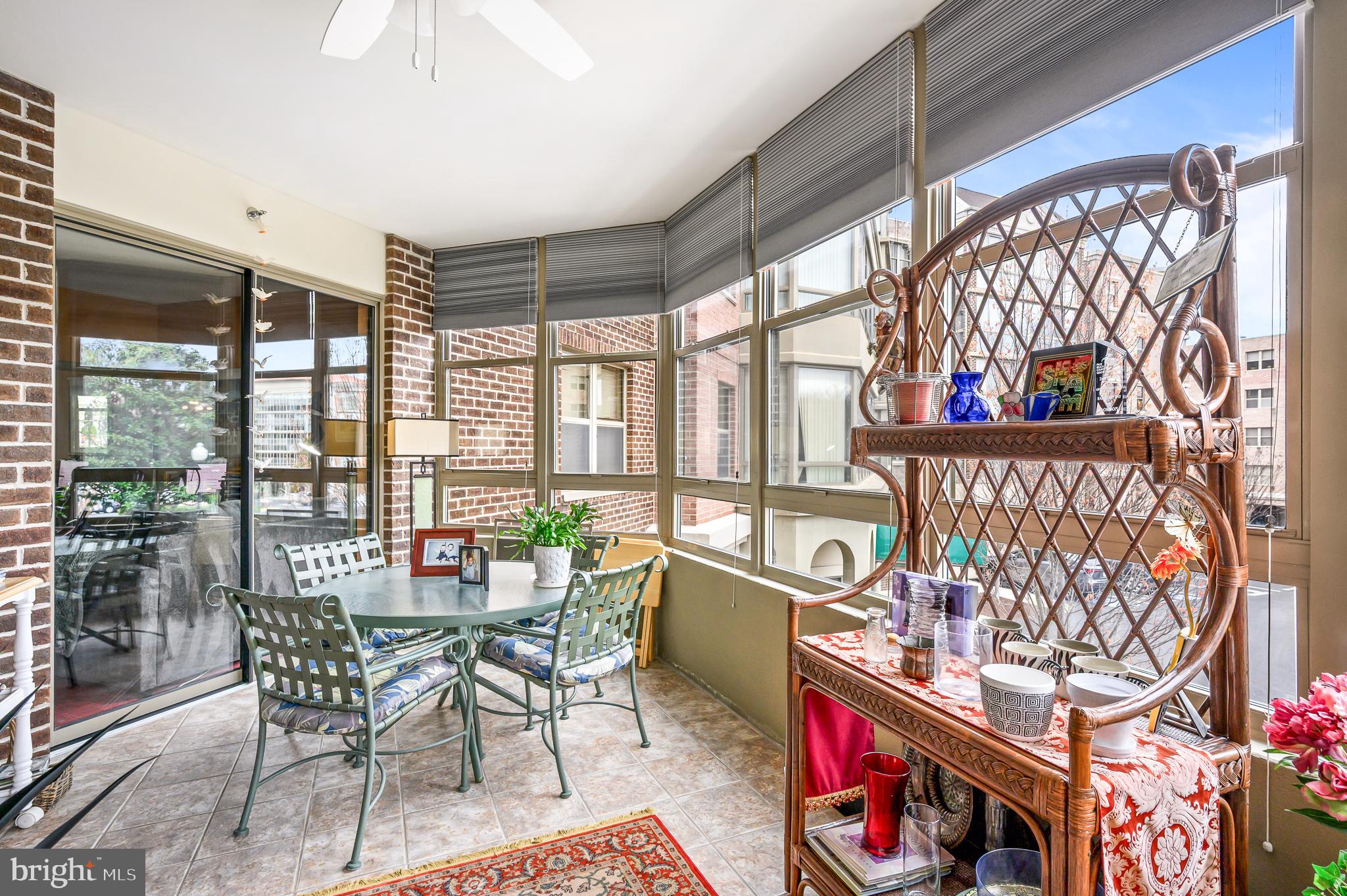 LANSDOWNE WOODS - Residential