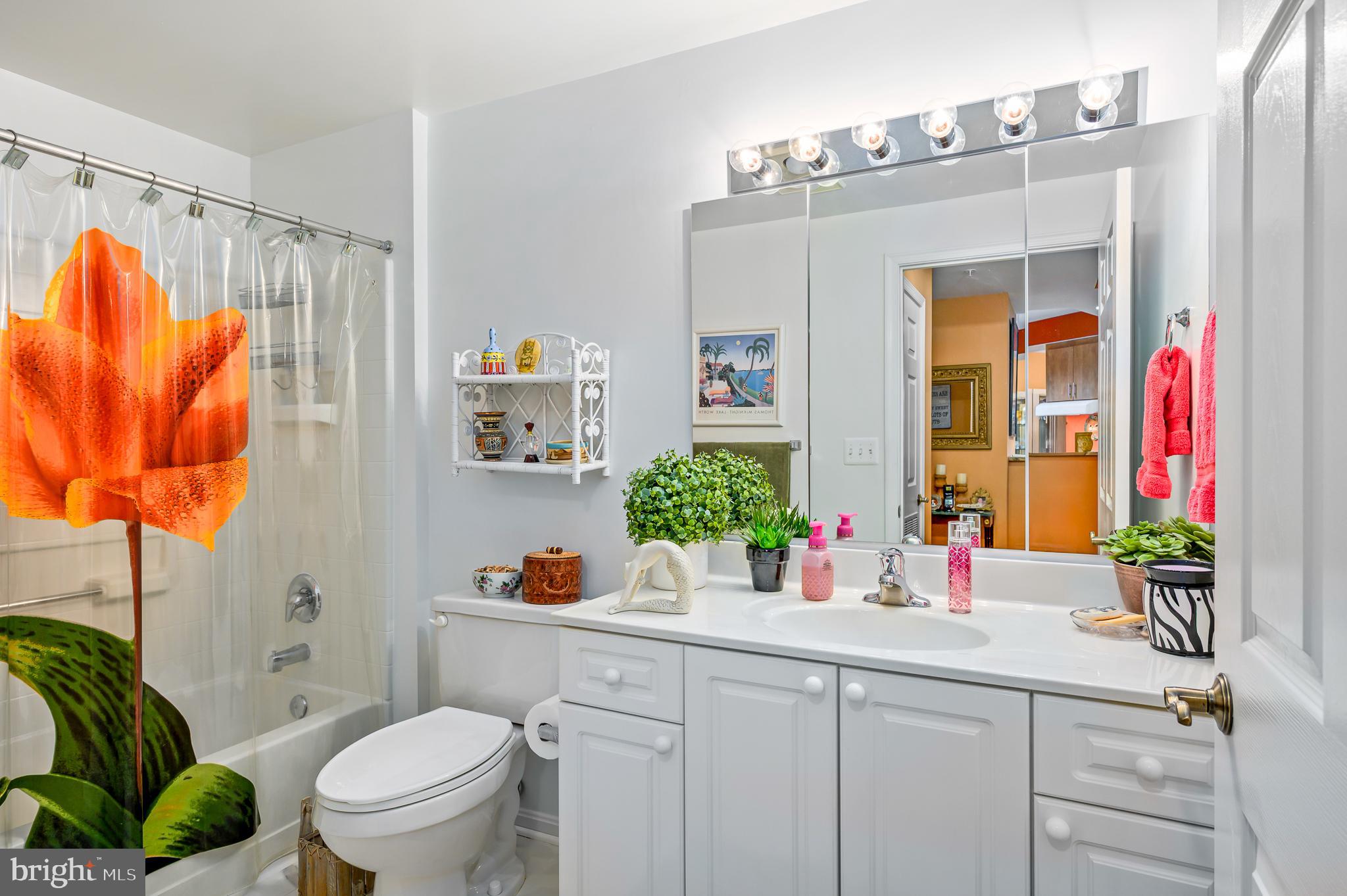 LANSDOWNE WOODS - Residential