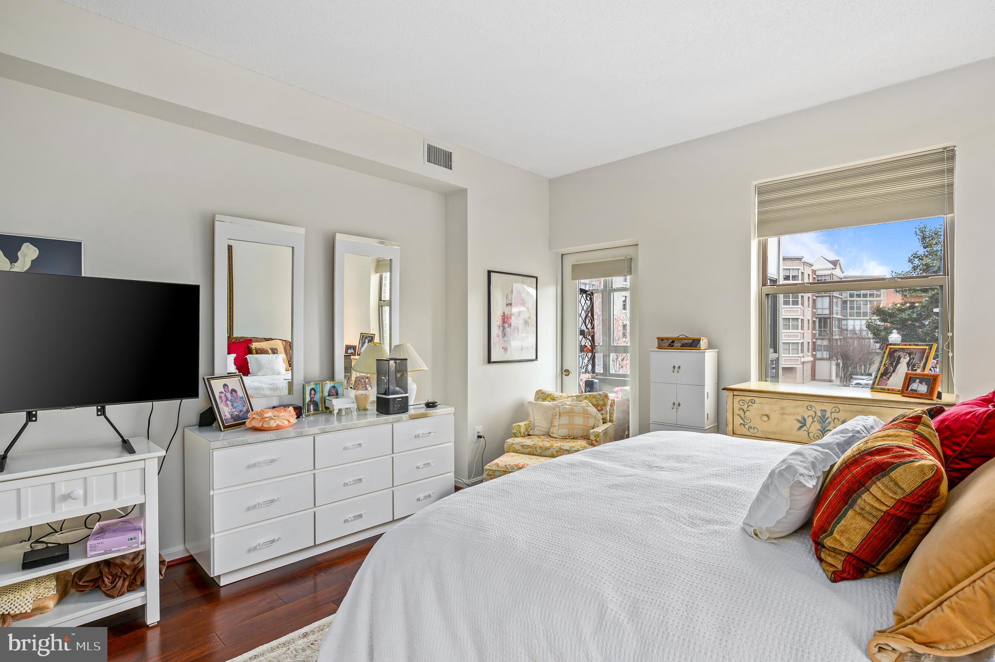 LANSDOWNE WOODS - Residential