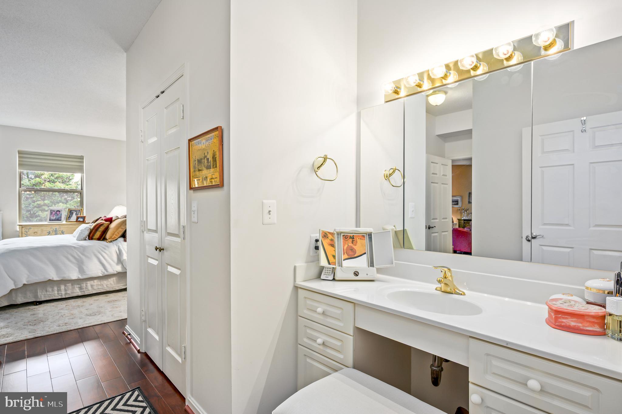 LANSDOWNE WOODS - Residential