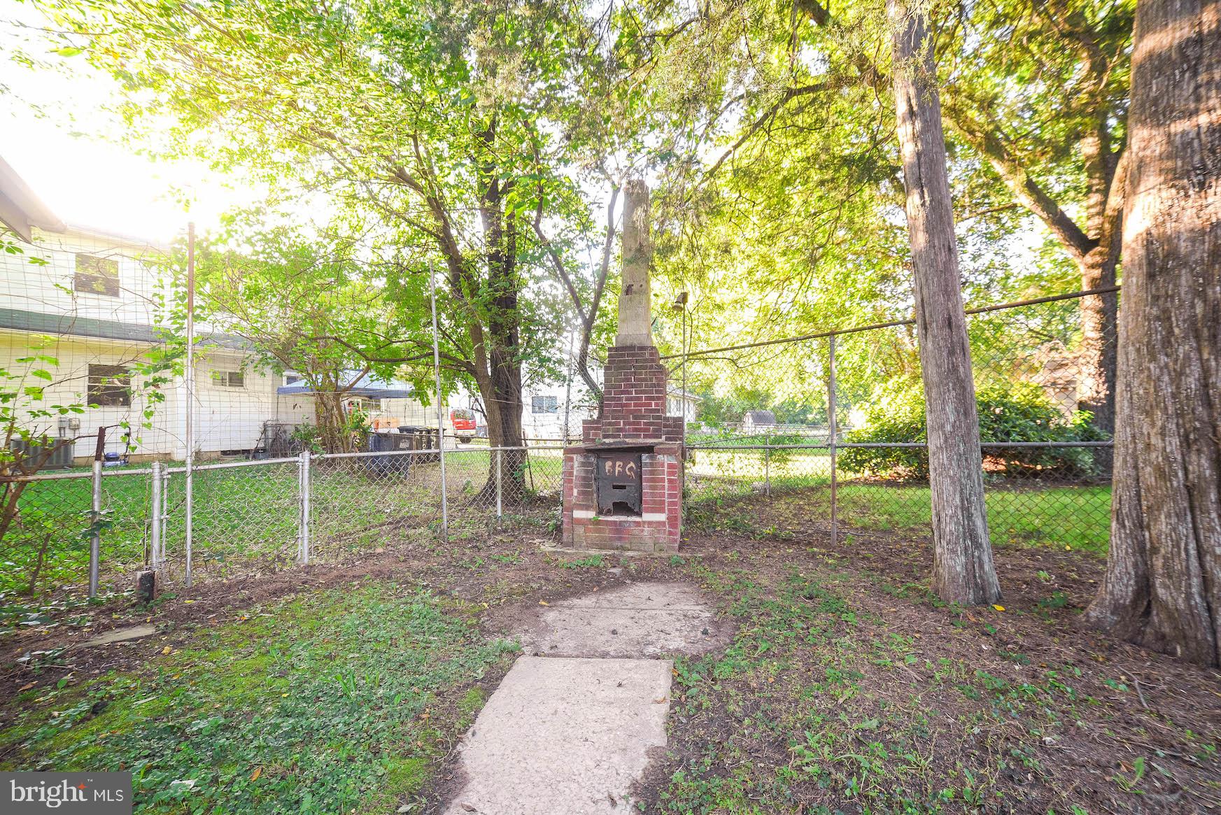 RIGGS MANOR - Residential