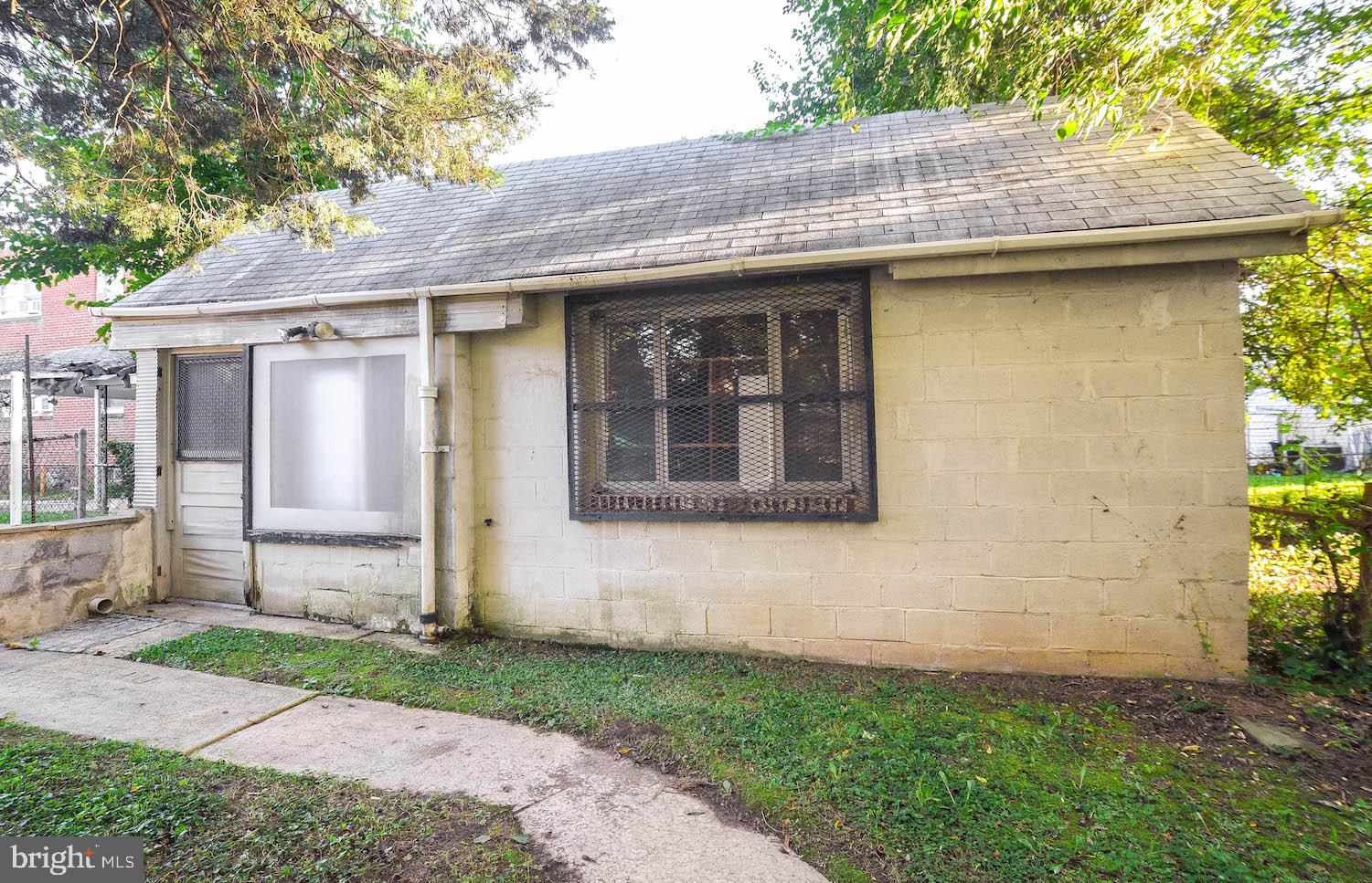 RIGGS MANOR - Residential