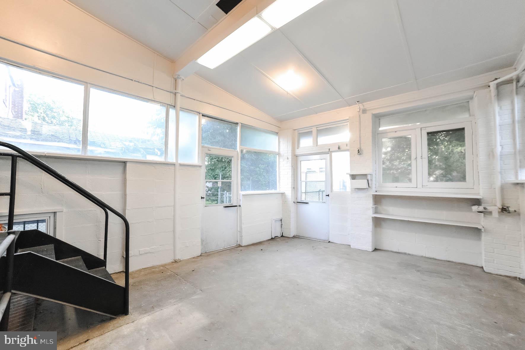 RIGGS MANOR - Residential