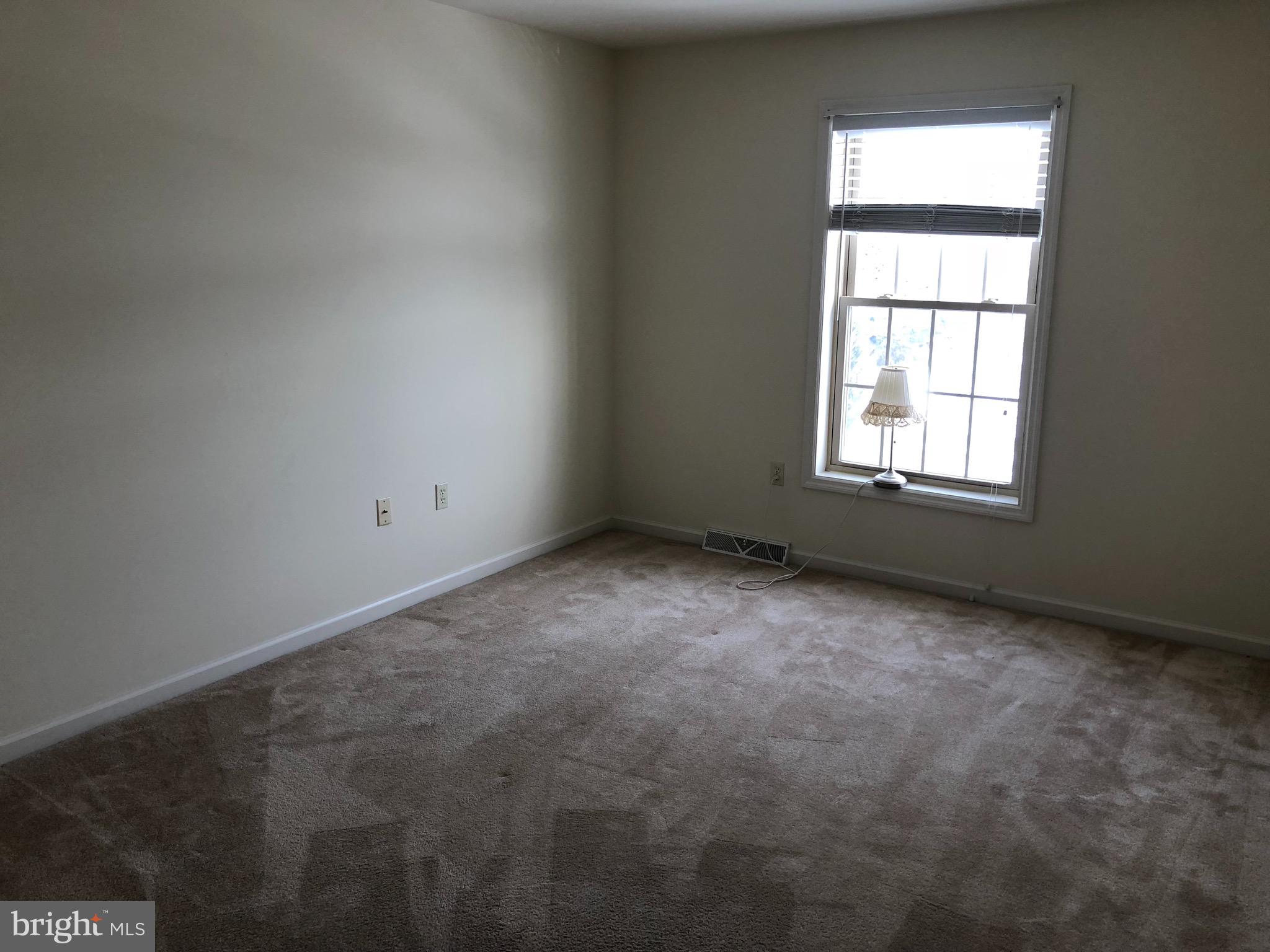 LINCOLNS MEADOW - Residential