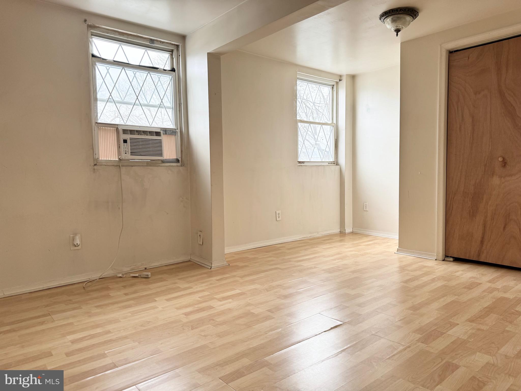 PHILADELPHIA (NORTHEAST) - Residential