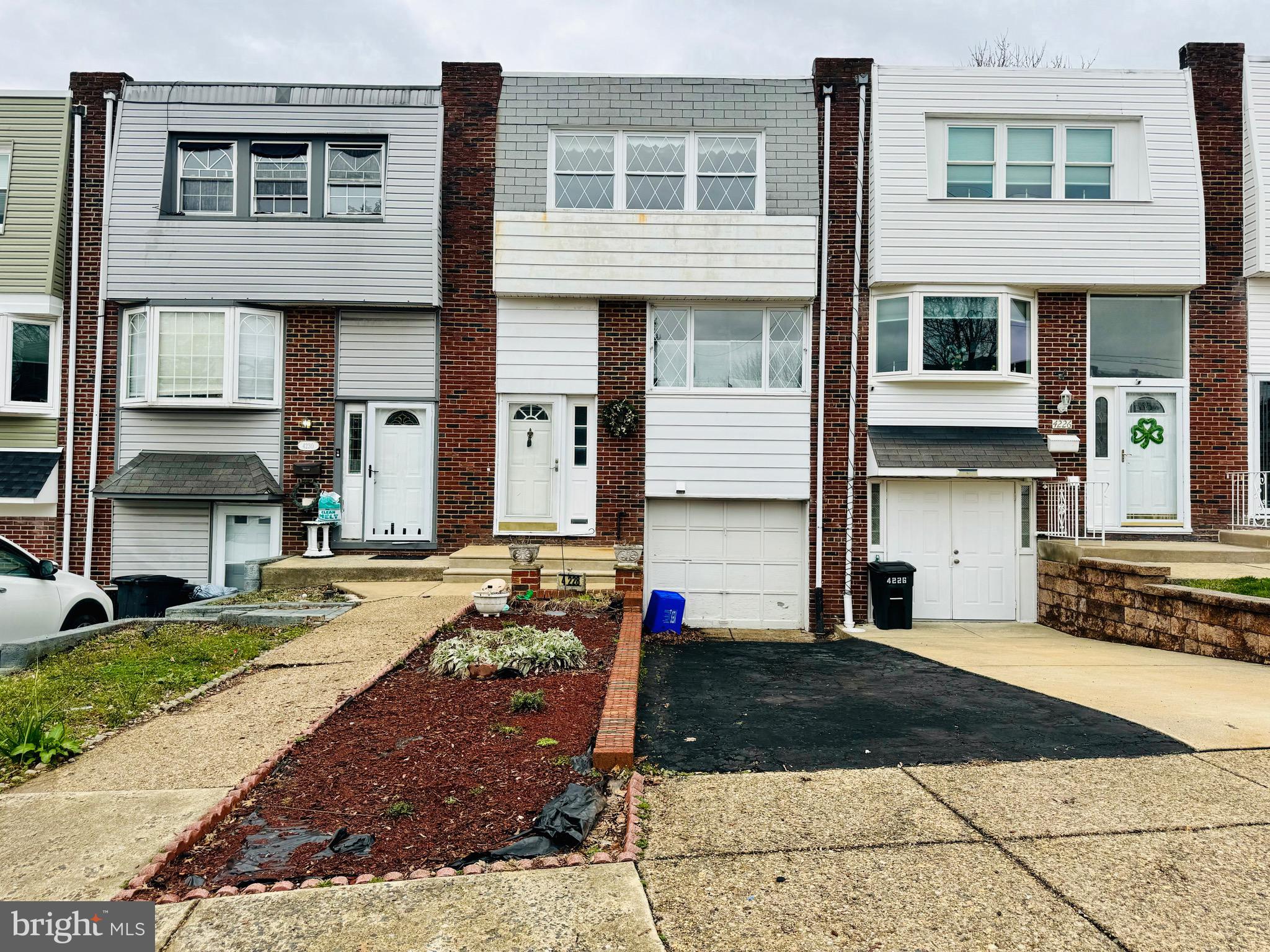 PHILADELPHIA (NORTHEAST) - Residential