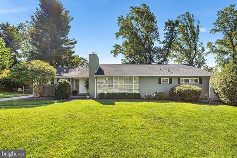 418 SCHOOL LANE WAYNE PA 19087