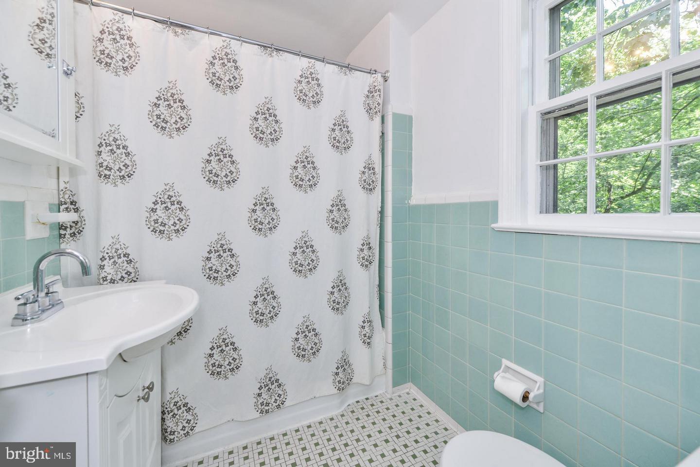 LEE HEIGHTS - Residential Lease