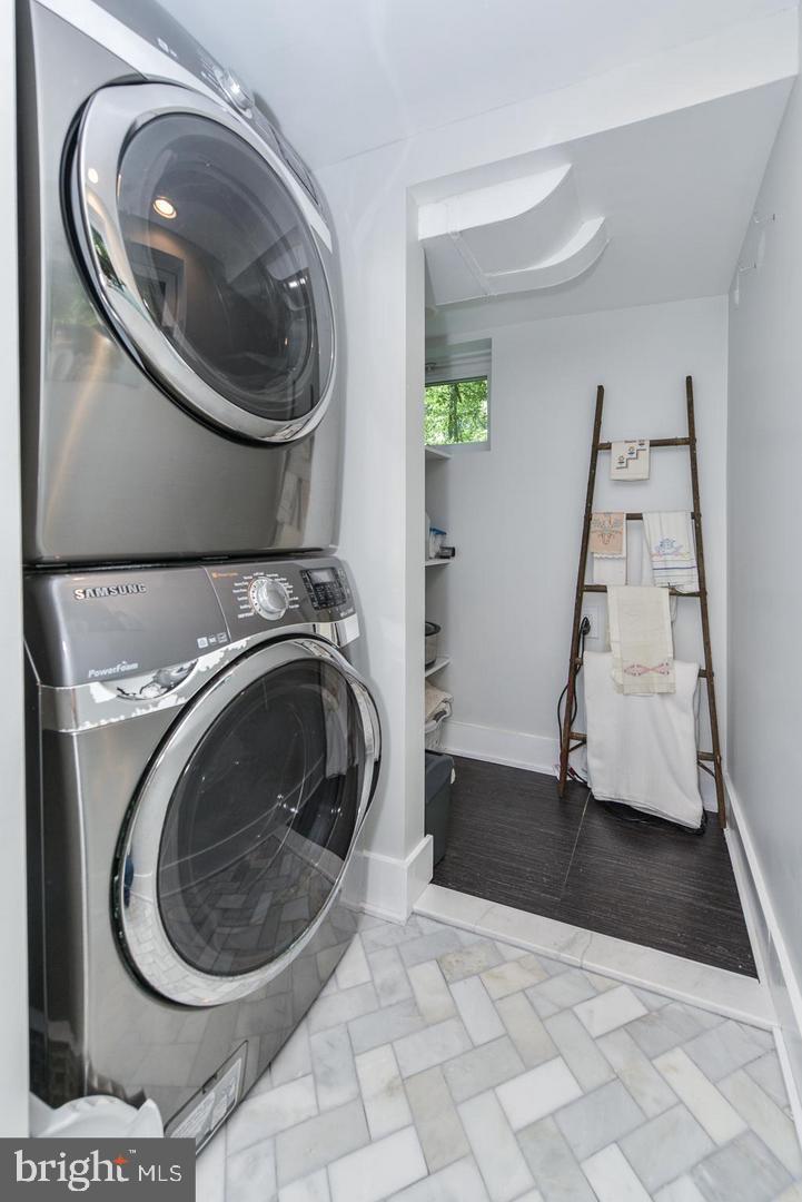 LEE HEIGHTS - Residential Lease