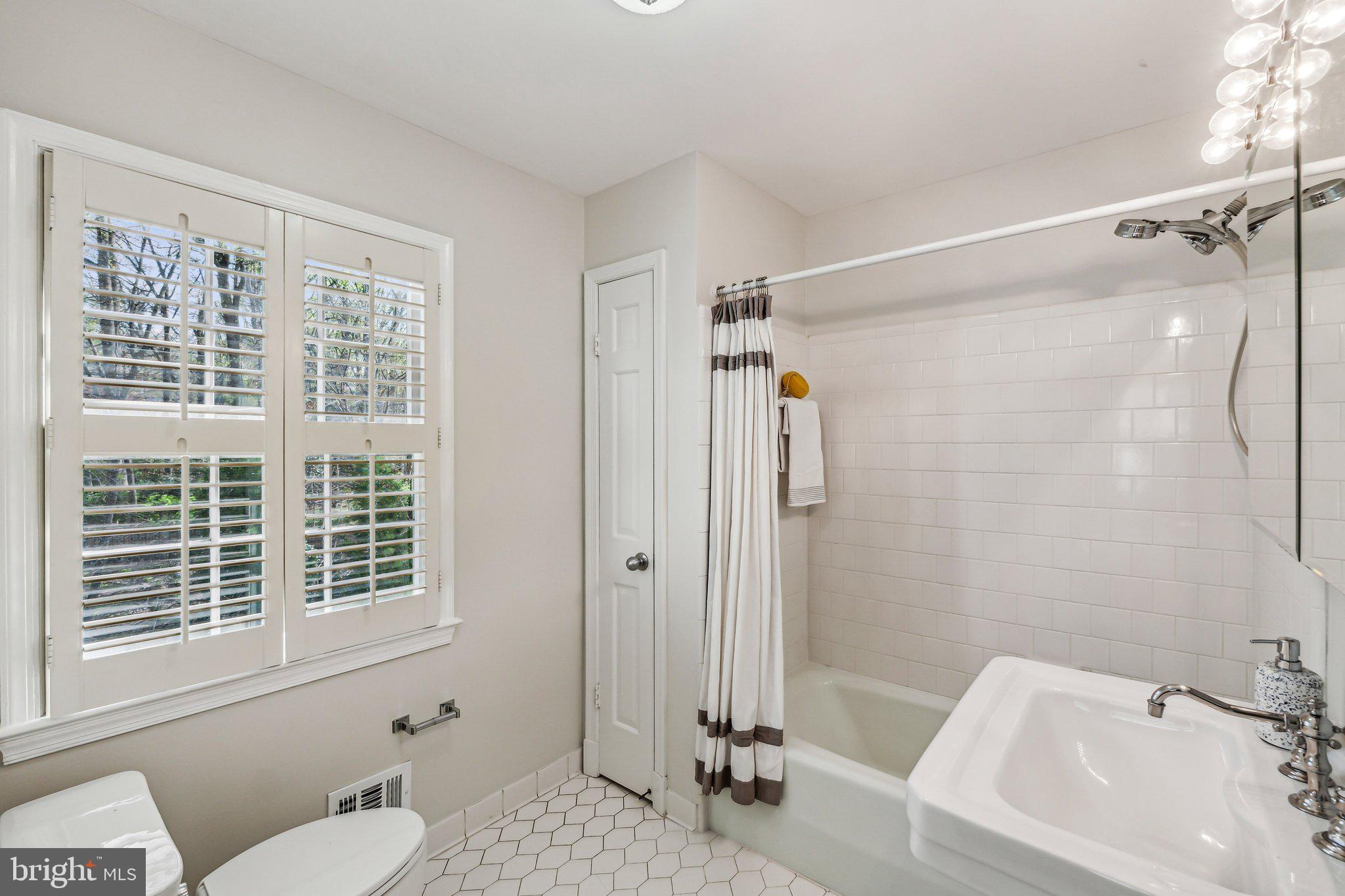 MCAULEY PARK - Residential