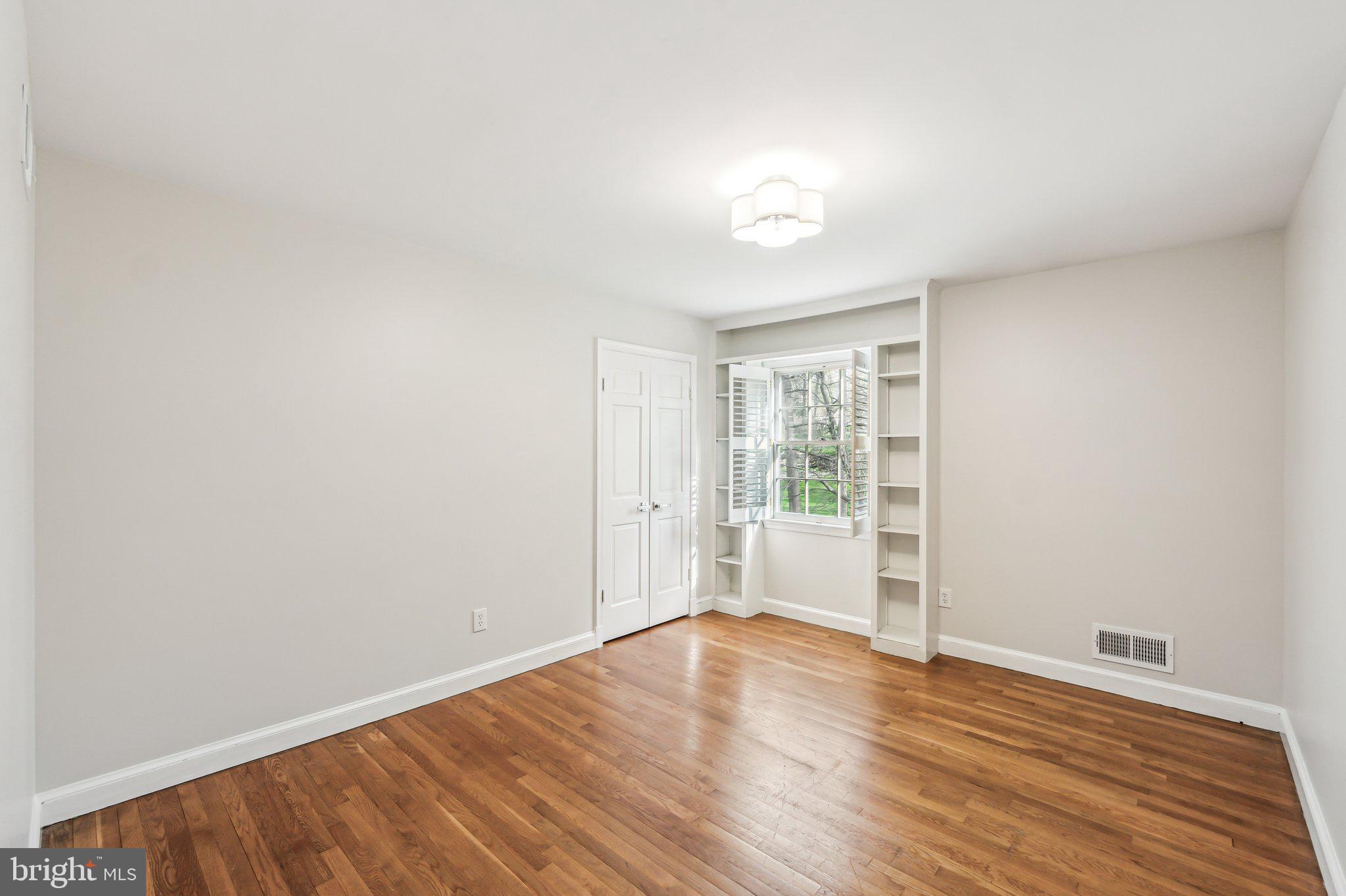 MCAULEY PARK - Residential