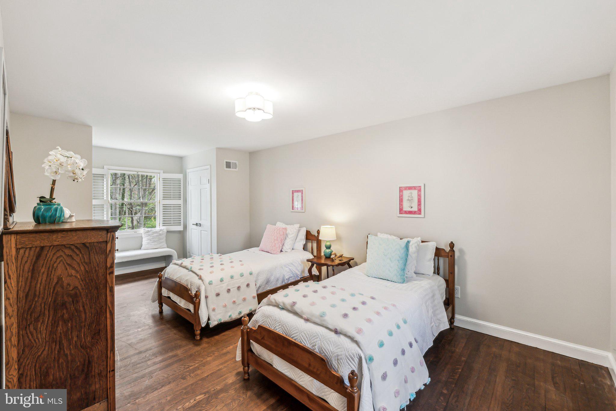 MCAULEY PARK - Residential