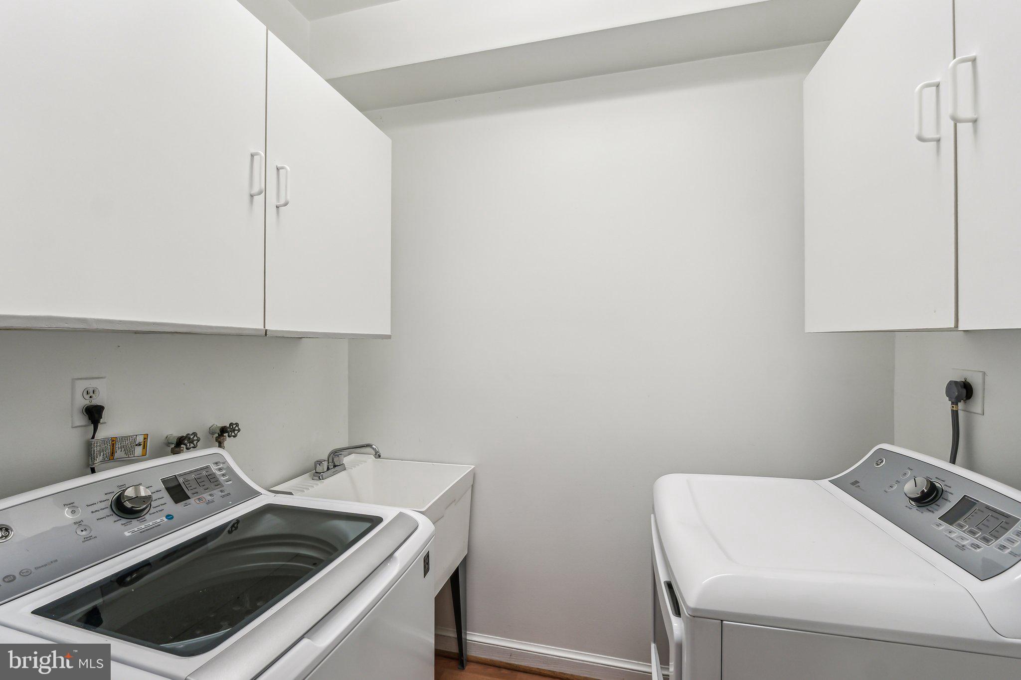 MCAULEY PARK - Residential