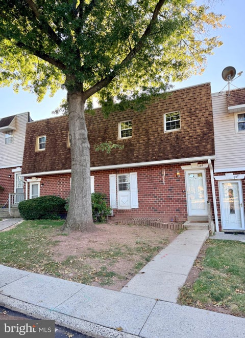 Townhouse For Rent - 736 Village Lane<br/> Montgomery County, POTTSTOWN, PA 19464